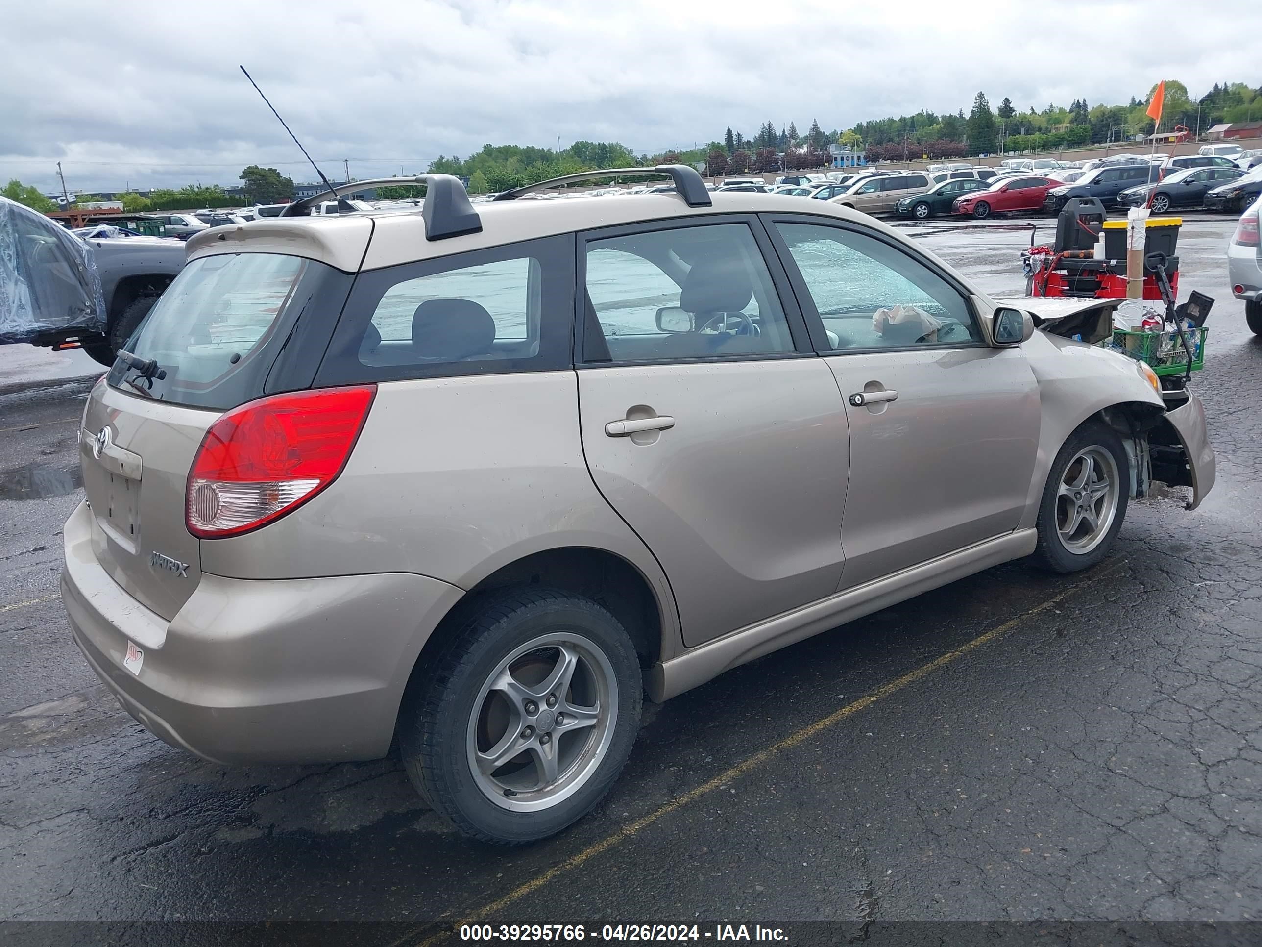 Photo 3 VIN: 2T1LR32E33C126893 - TOYOTA MATRIX 