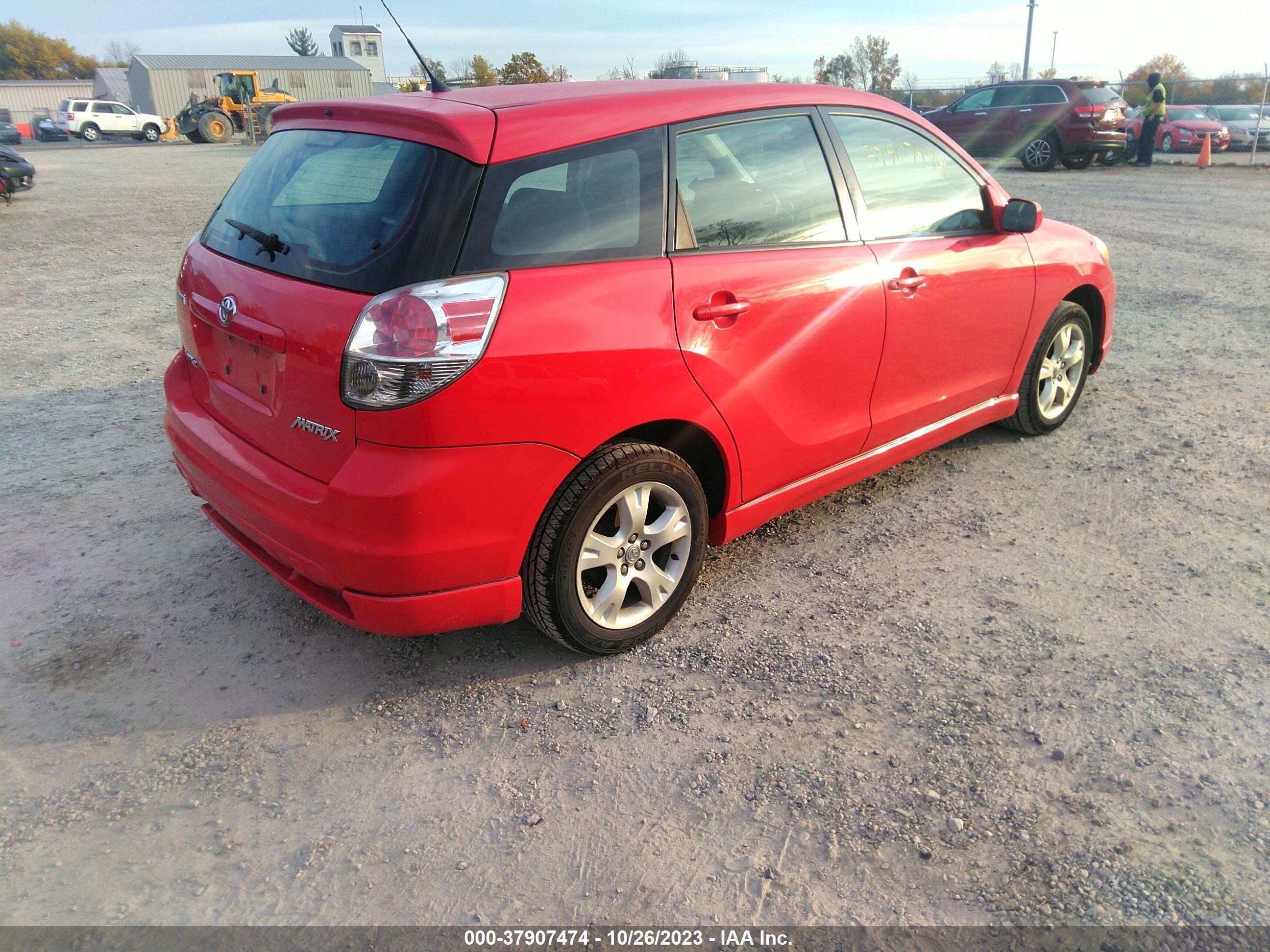 Photo 3 VIN: 2T1LR32E35C470047 - TOYOTA MATRIX 