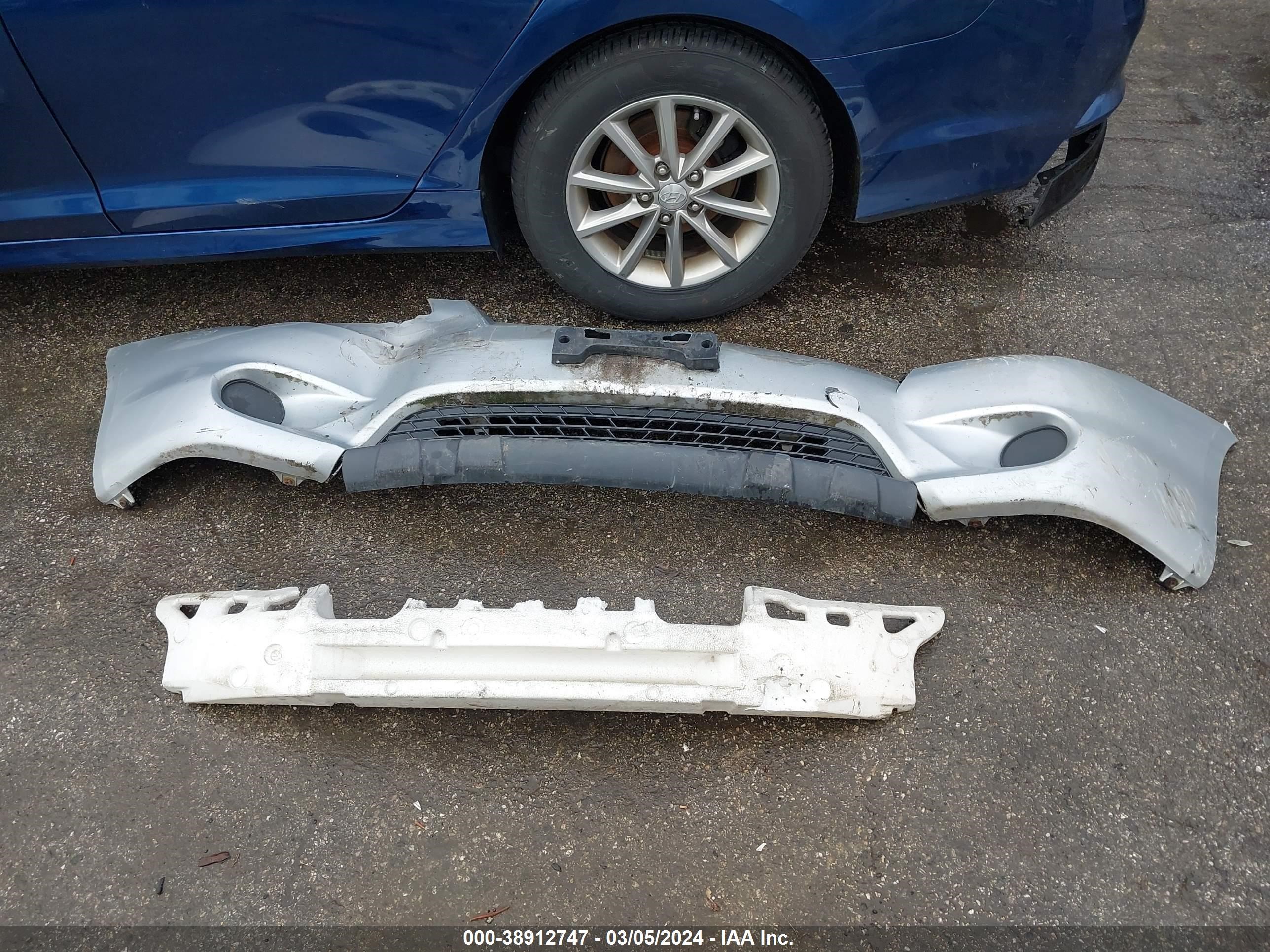 Photo 11 VIN: 2T1LR32E46C551527 - TOYOTA MATRIX 