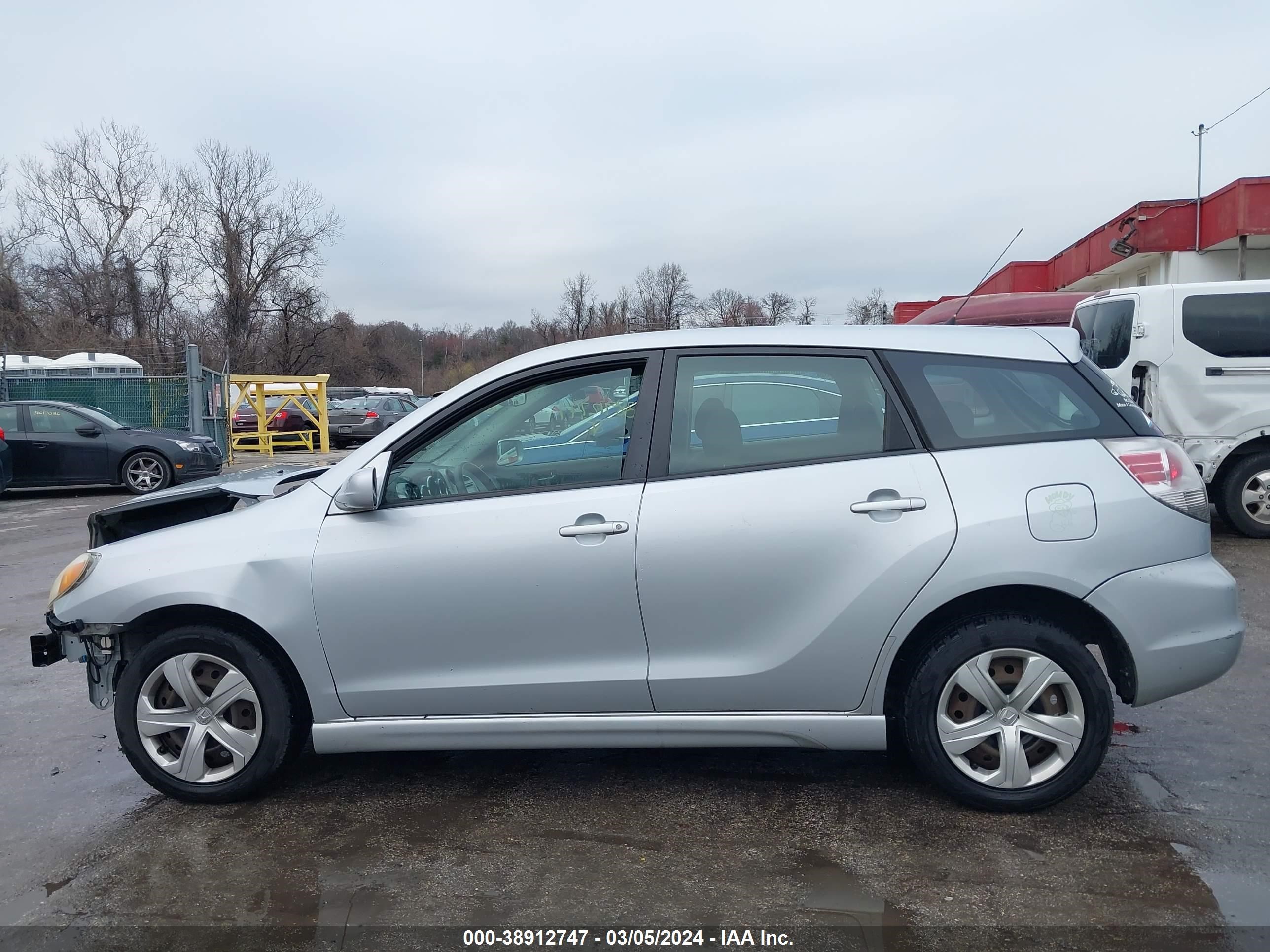 Photo 14 VIN: 2T1LR32E46C551527 - TOYOTA MATRIX 