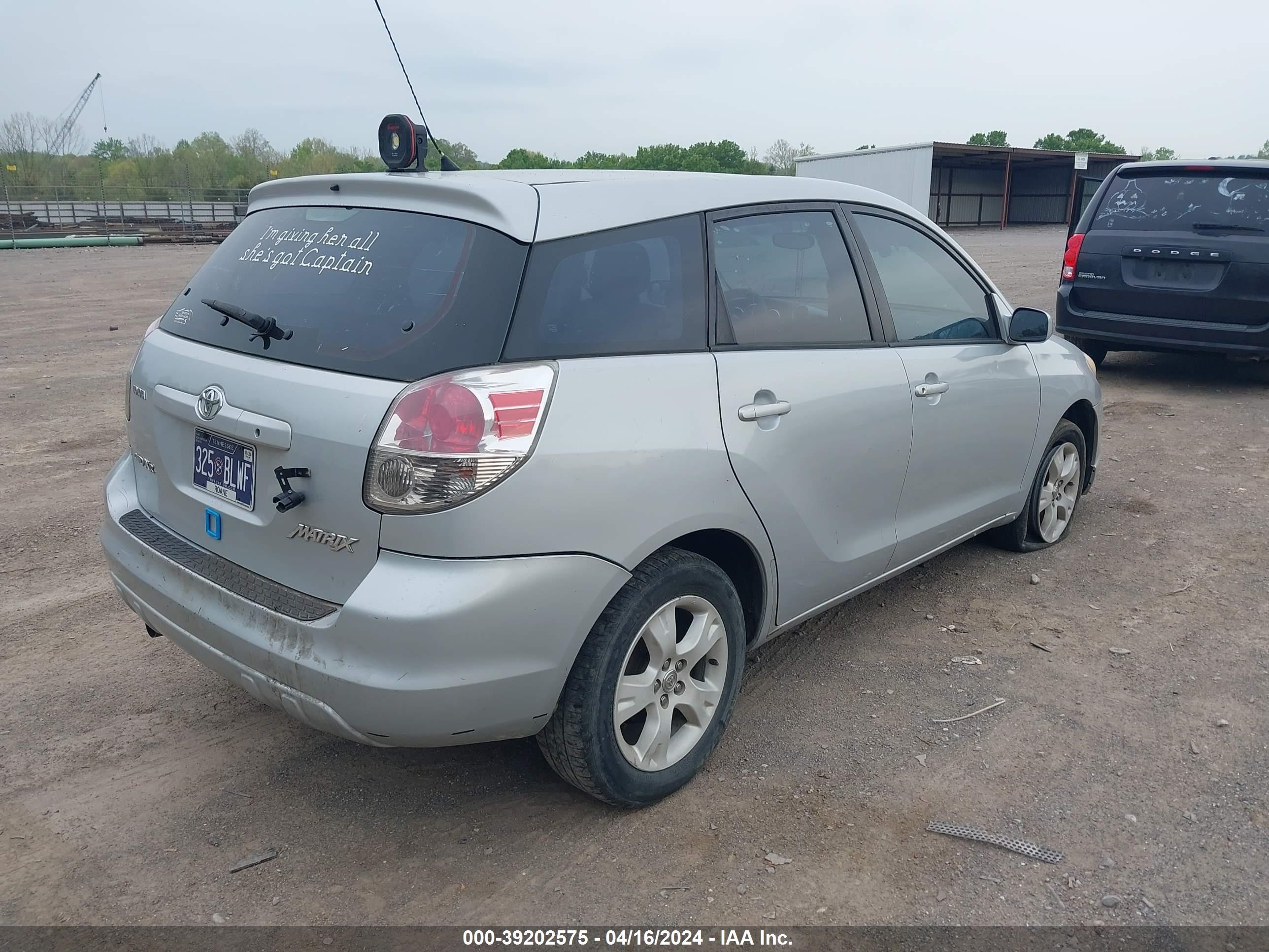 Photo 3 VIN: 2T1LR32E56C555442 - TOYOTA MATRIX 