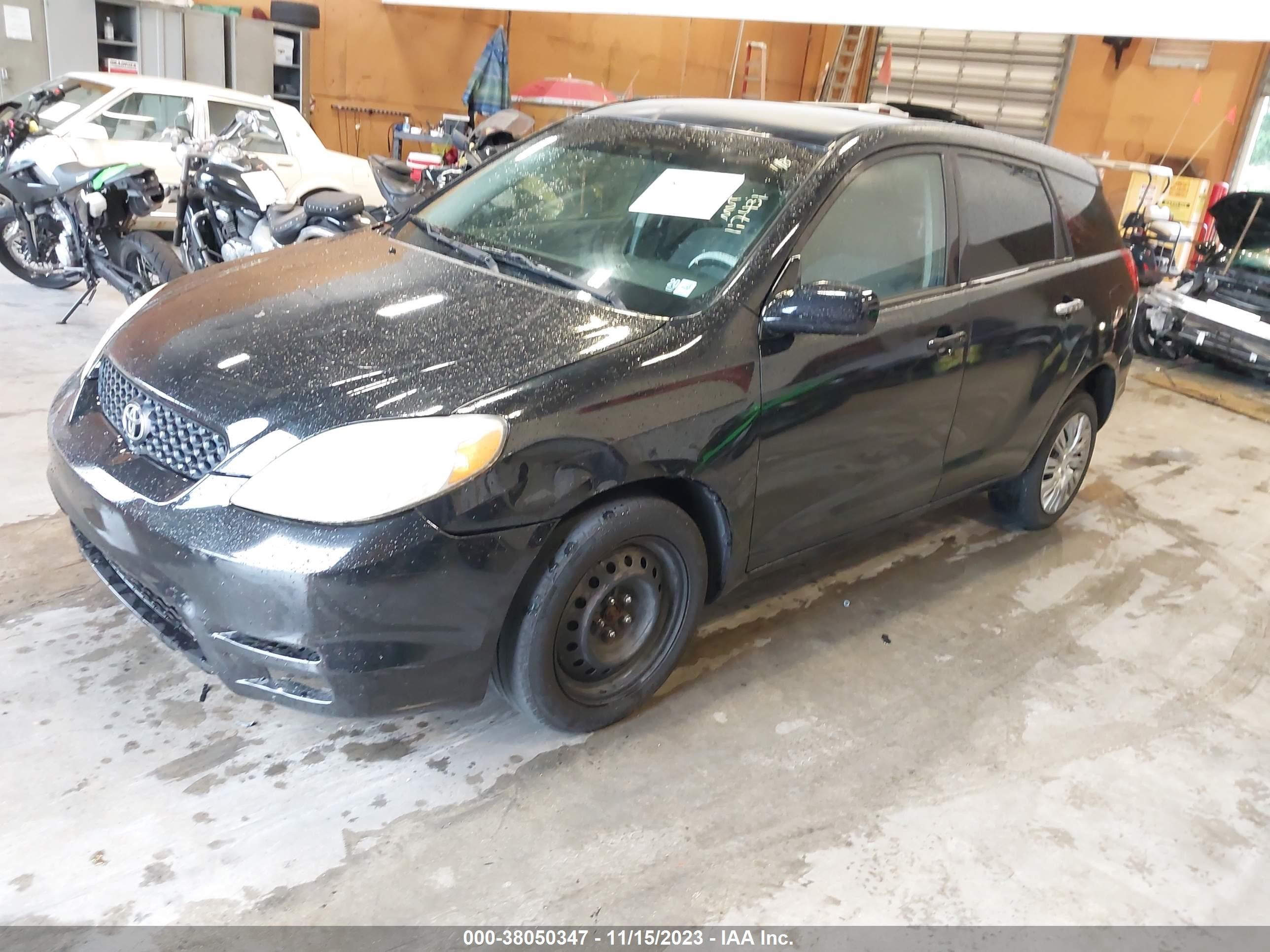 Photo 1 VIN: 2T1LR32E83C117431 - TOYOTA MATRIX 