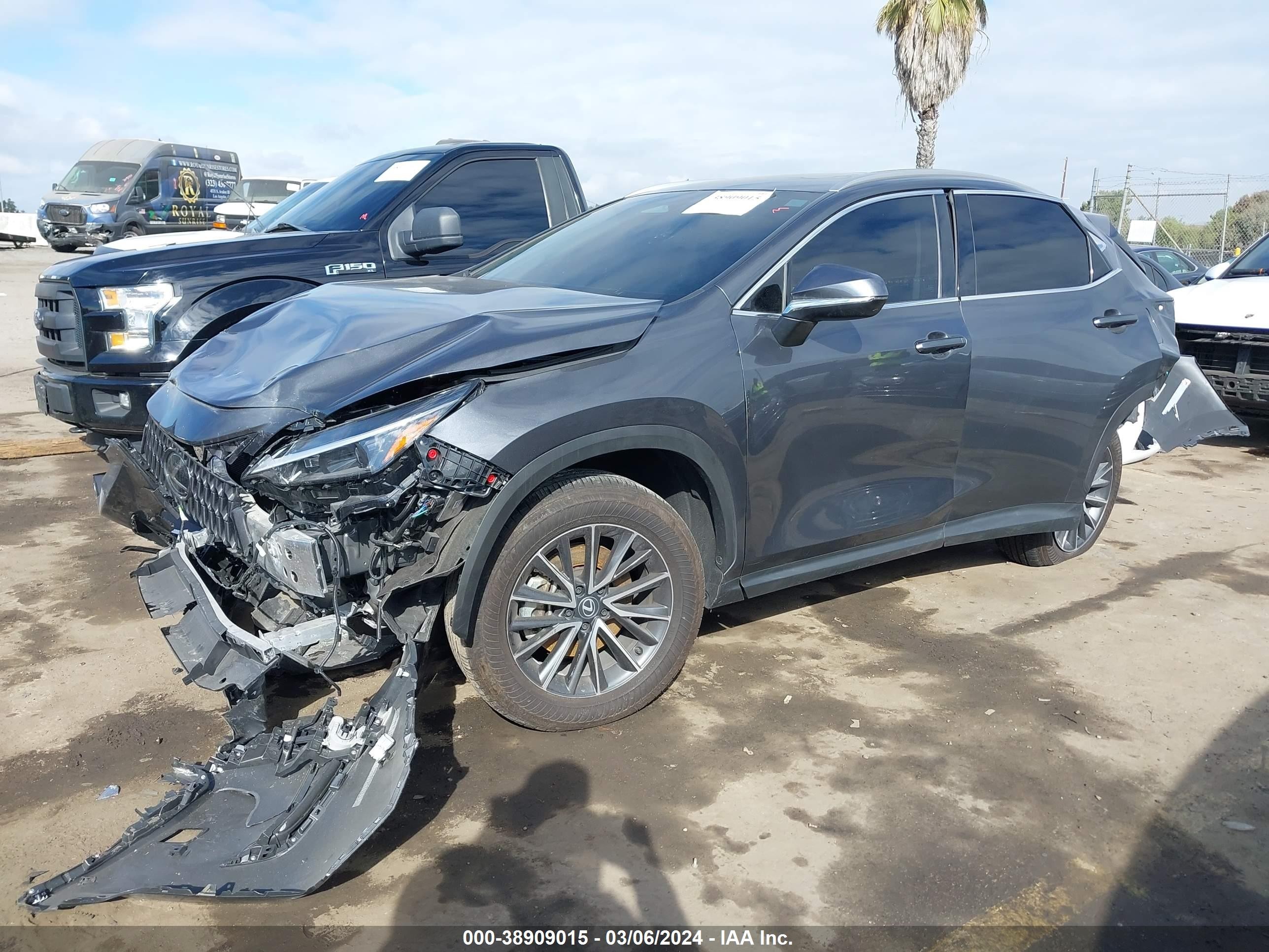 Photo 1 VIN: 2T2AGCEZ2RC038823 - LEXUS NX 