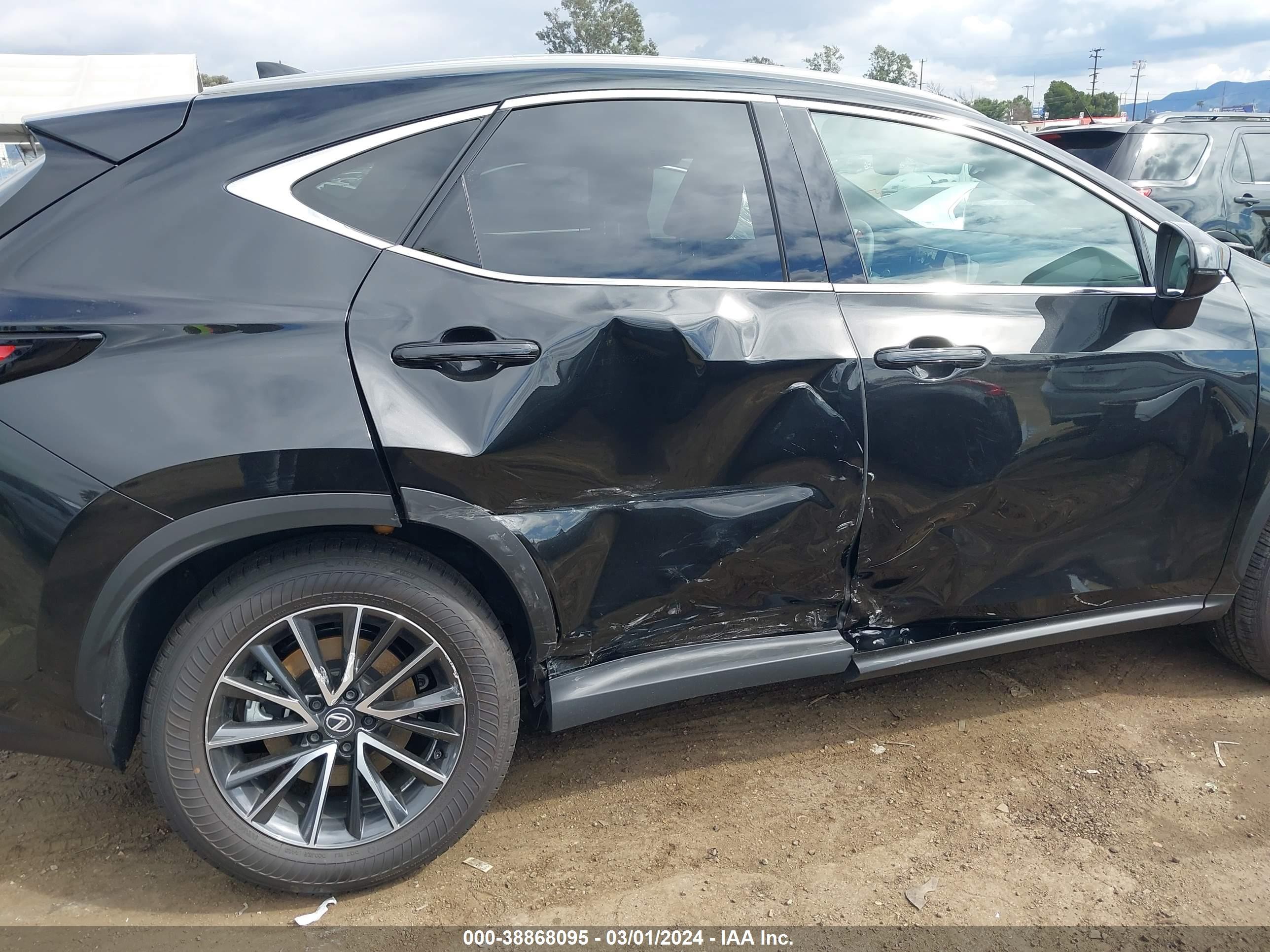 Photo 5 VIN: 2T2AGCEZ6RC046469 - LEXUS NX 