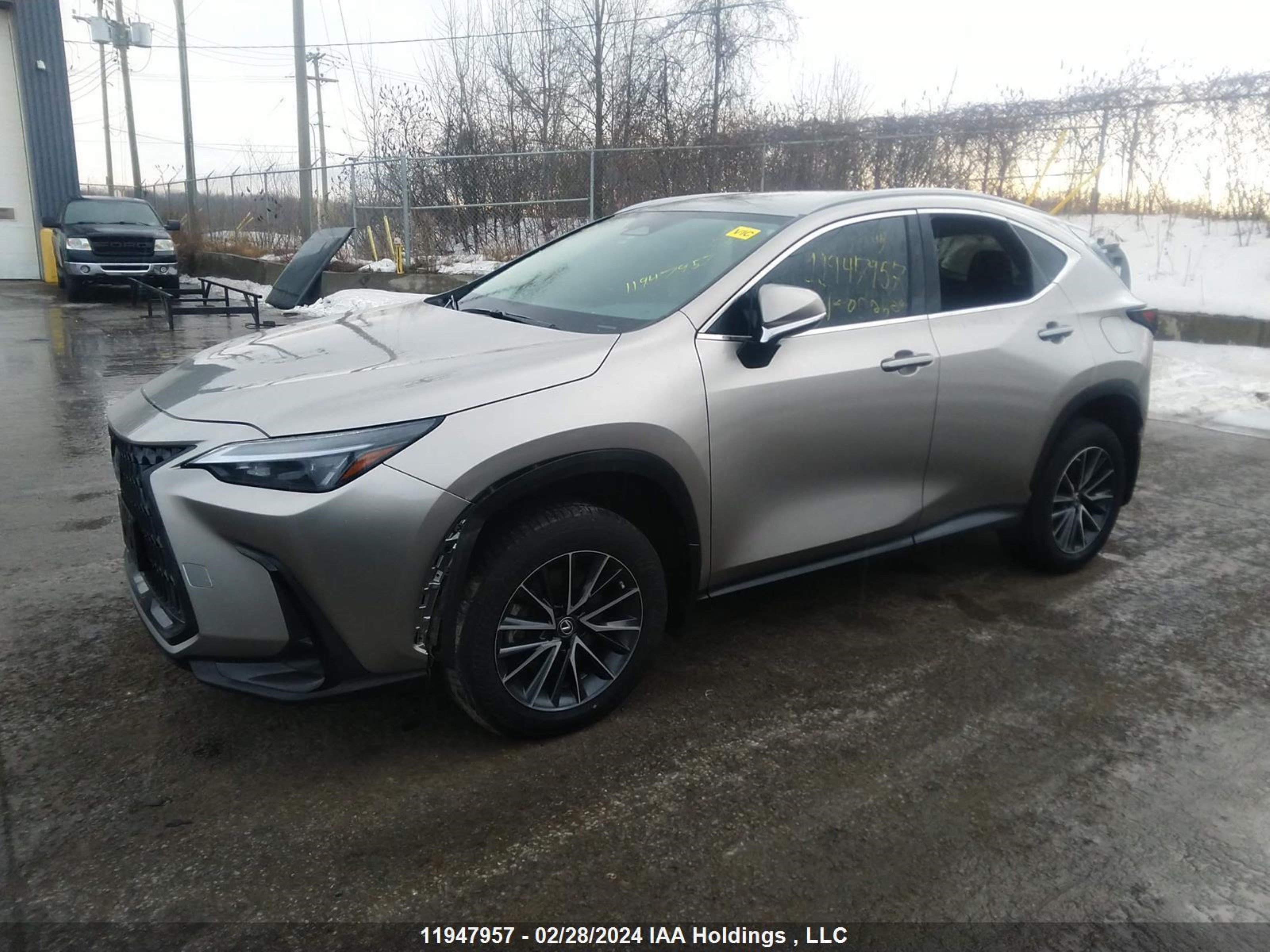 Photo 1 VIN: 2T2AKCEZ1NC002520 - LEXUS NX 