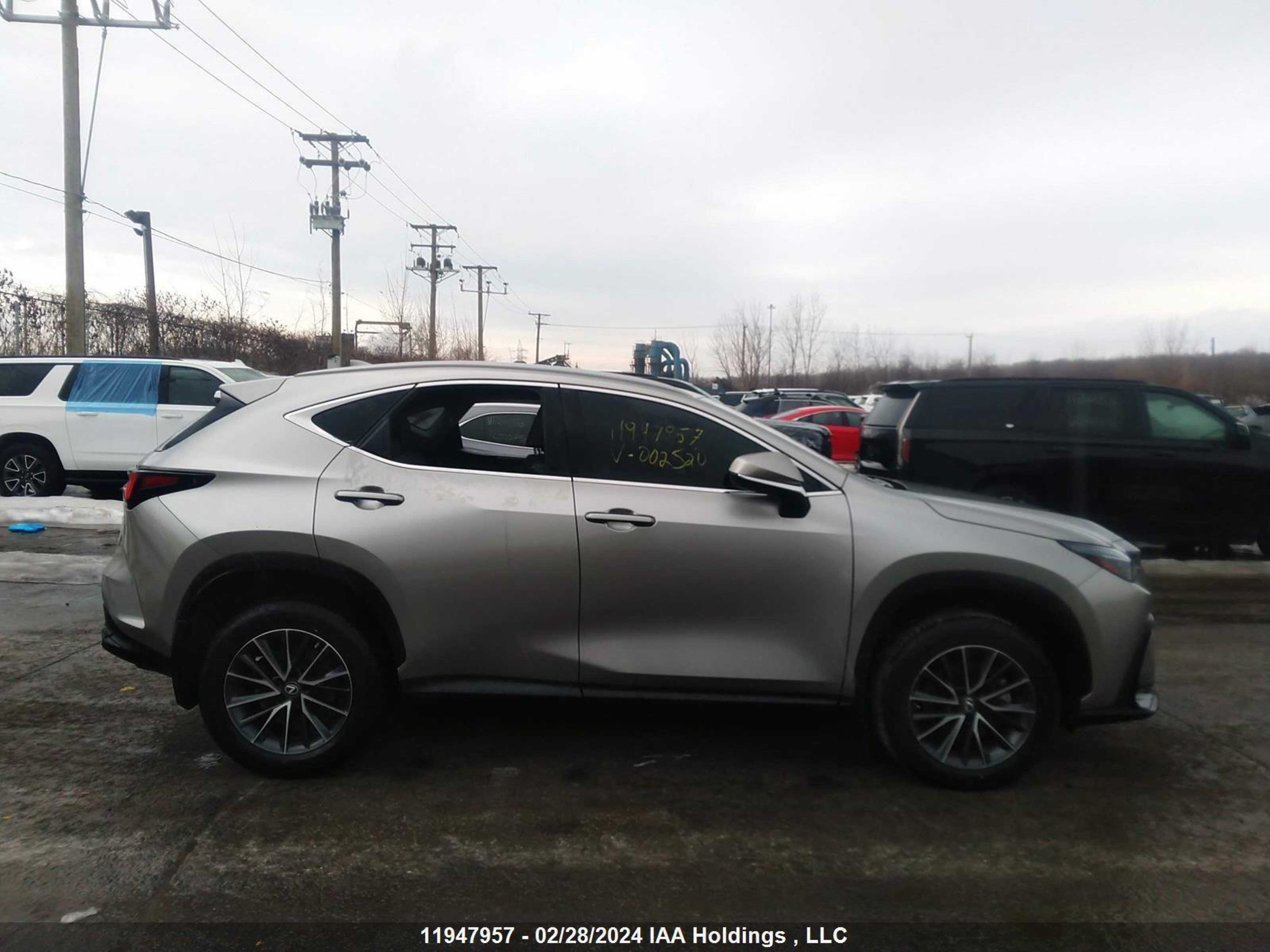 Photo 12 VIN: 2T2AKCEZ1NC002520 - LEXUS NX 