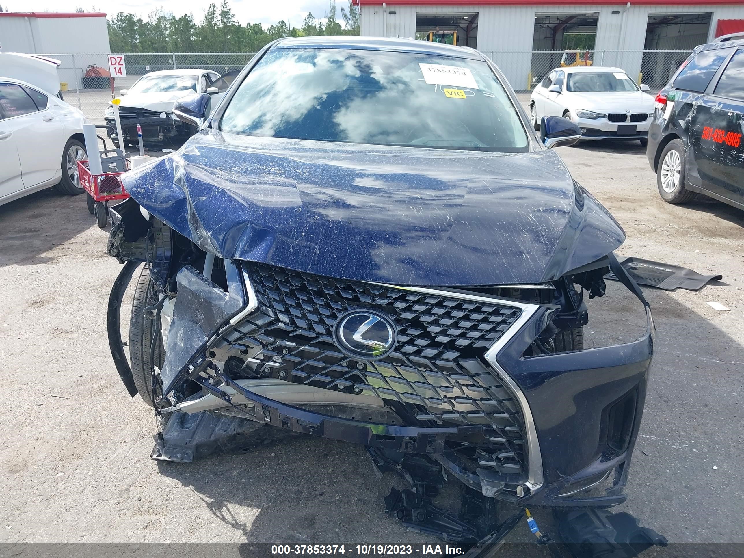 Photo 11 VIN: 2T2AZMAA8NC227633 - LEXUS RX 