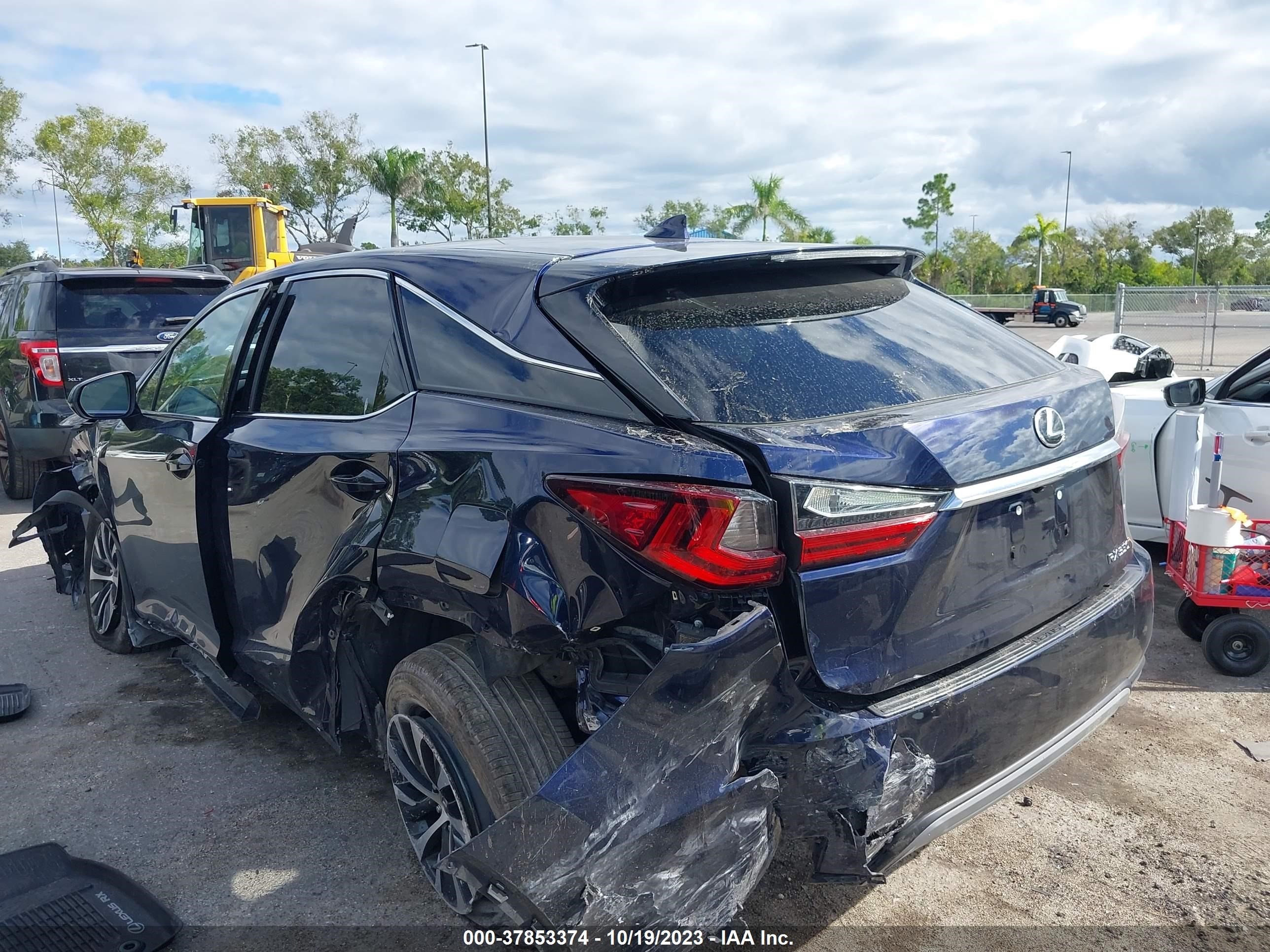 Photo 2 VIN: 2T2AZMAA8NC227633 - LEXUS RX 