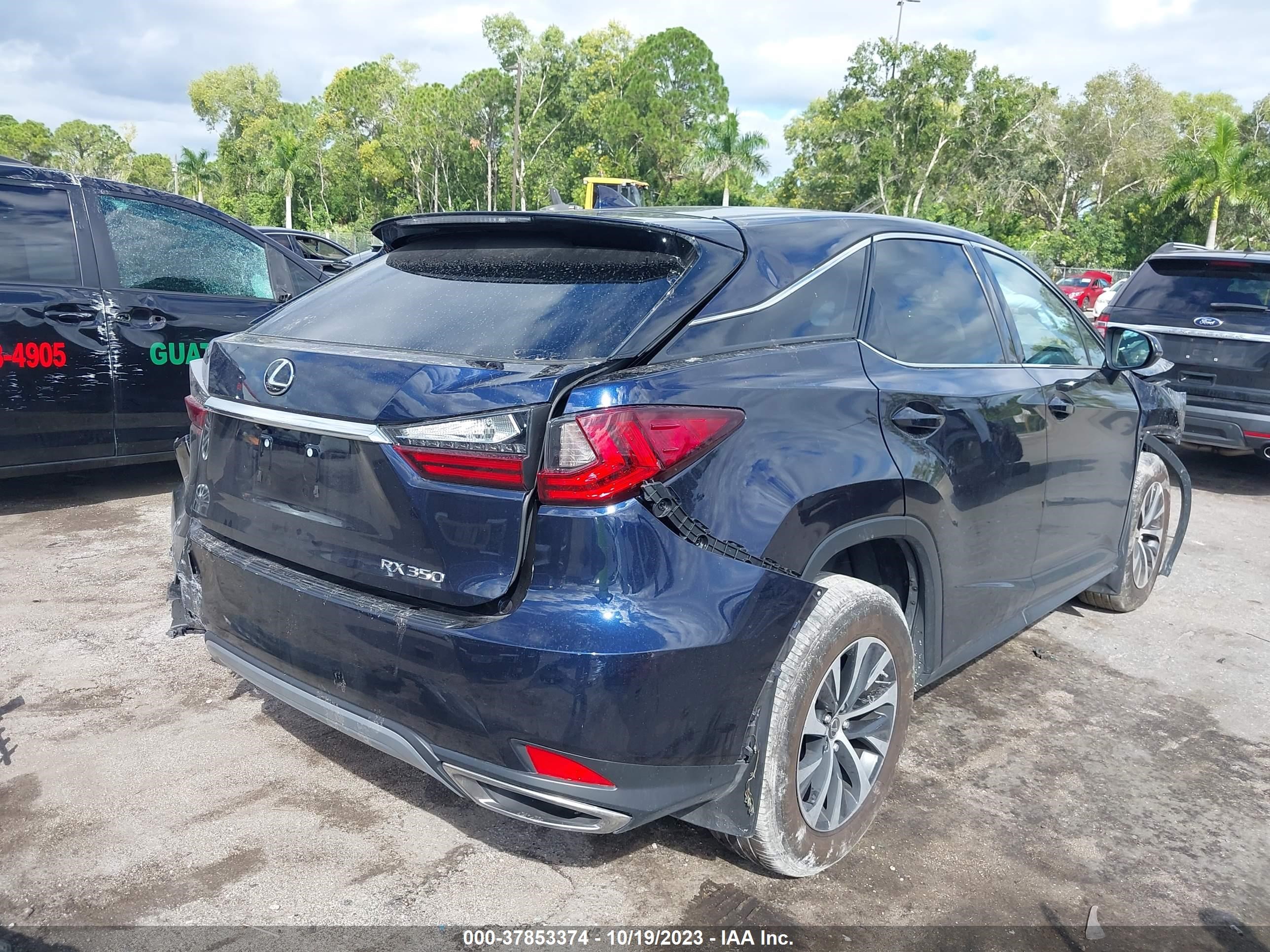 Photo 3 VIN: 2T2AZMAA8NC227633 - LEXUS RX 