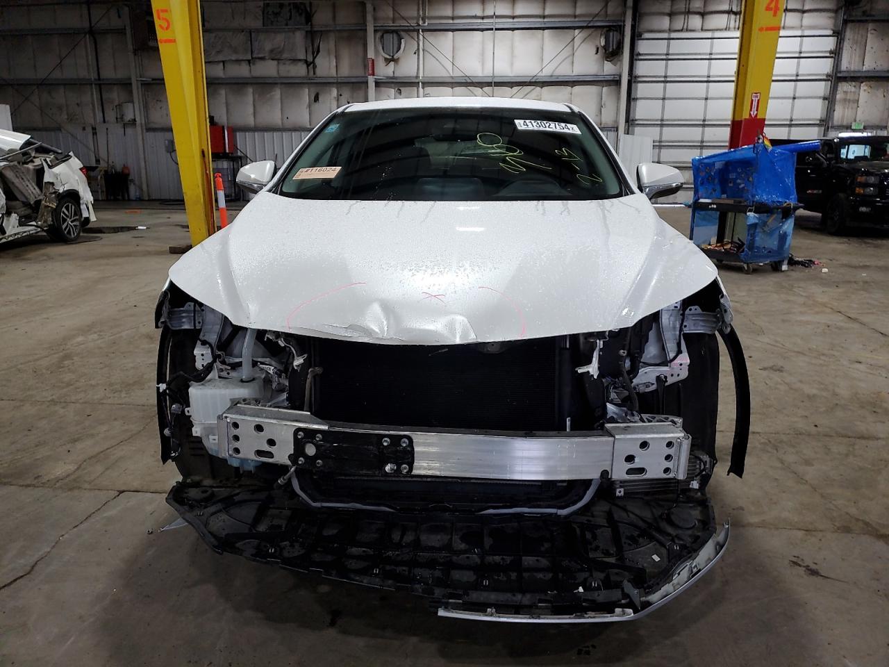 Photo 4 VIN: 2T2AZMDA4NC321083 - LEXUS RX 