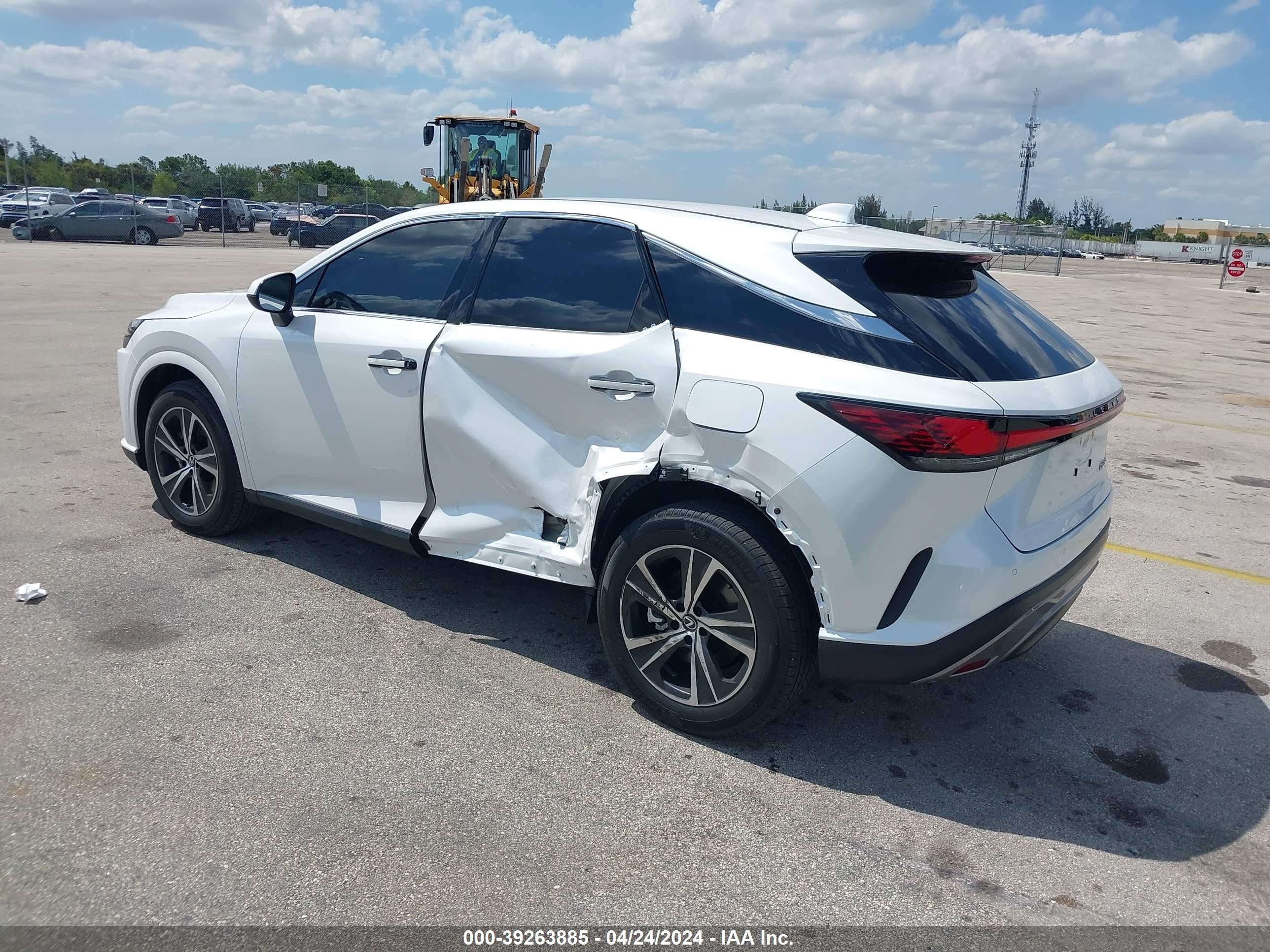 Photo 2 VIN: 2T2BAMBA1RC033431 - LEXUS RX 