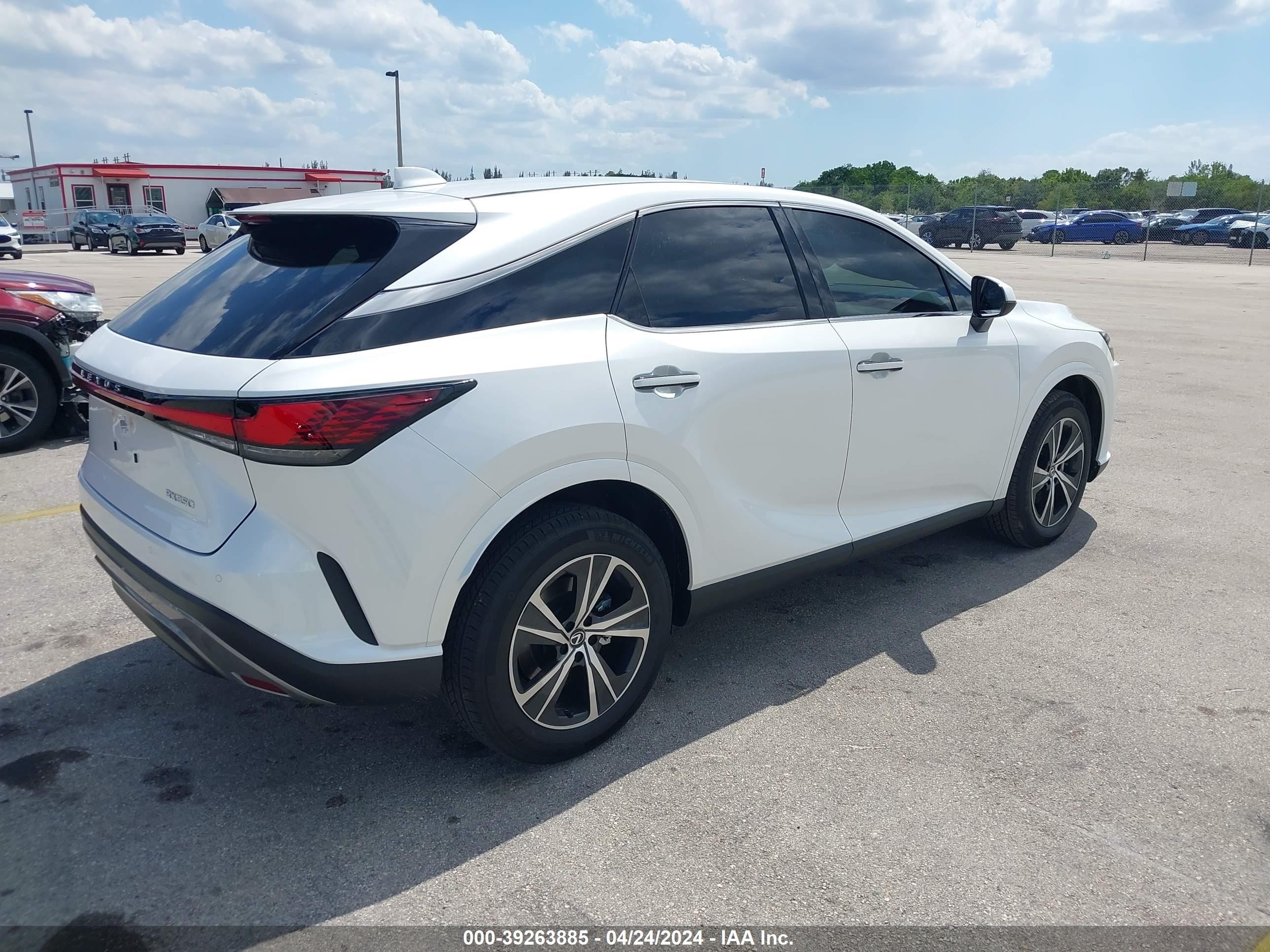 Photo 3 VIN: 2T2BAMBA1RC033431 - LEXUS RX 