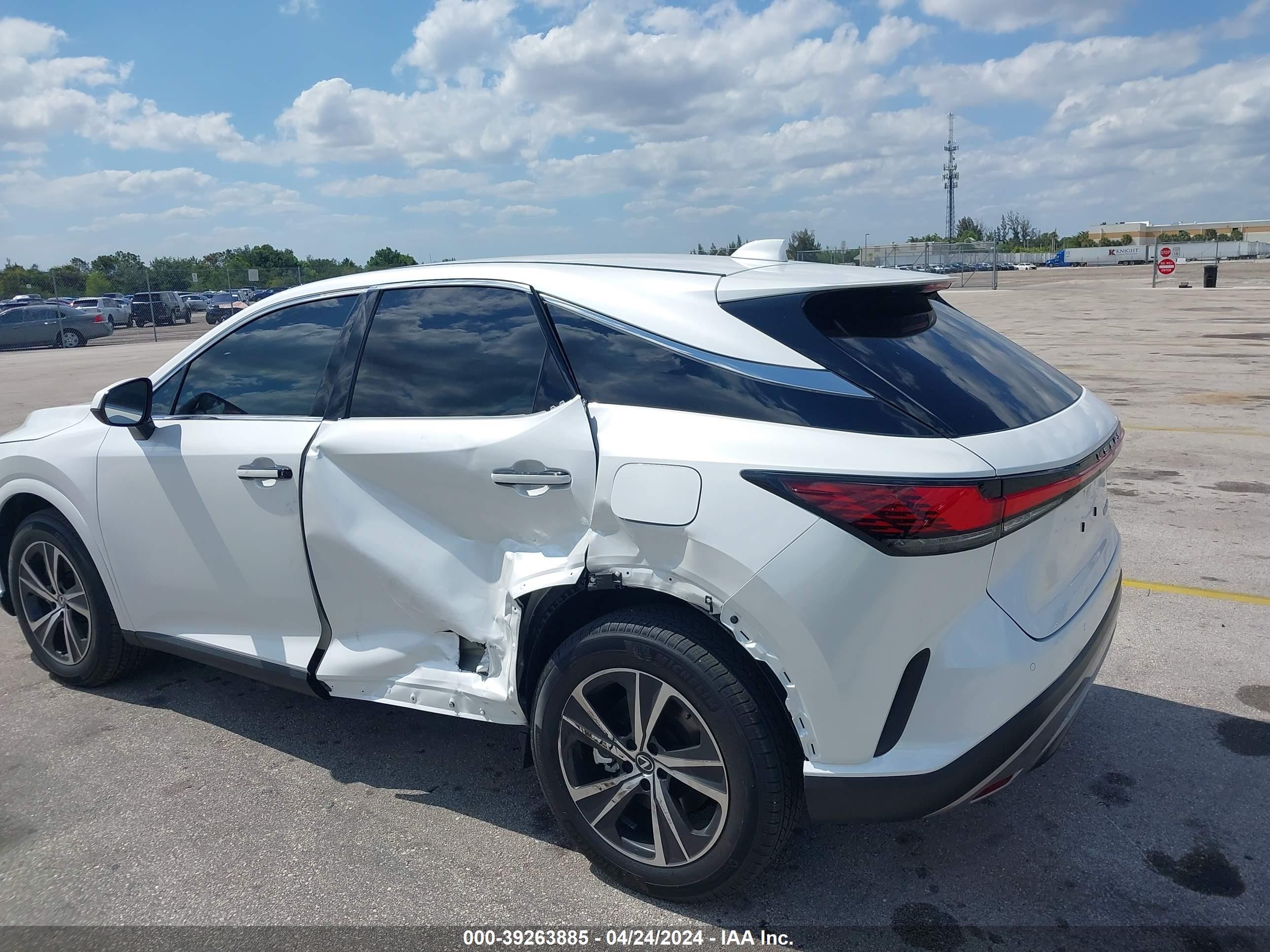 Photo 5 VIN: 2T2BAMBA1RC033431 - LEXUS RX 