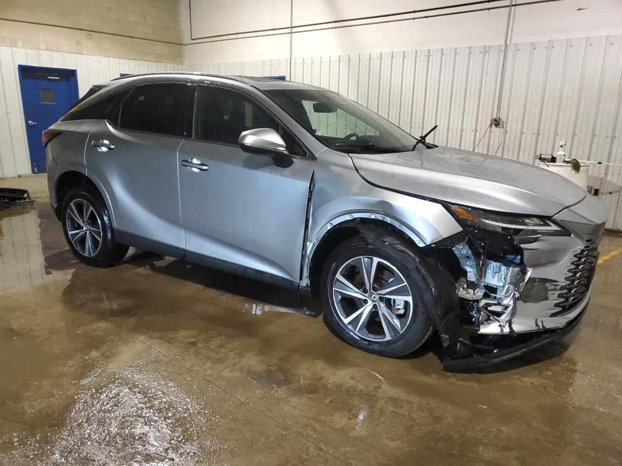 Photo 3 VIN: 2T2BAMCA5PC035324 - LEXUS RX 