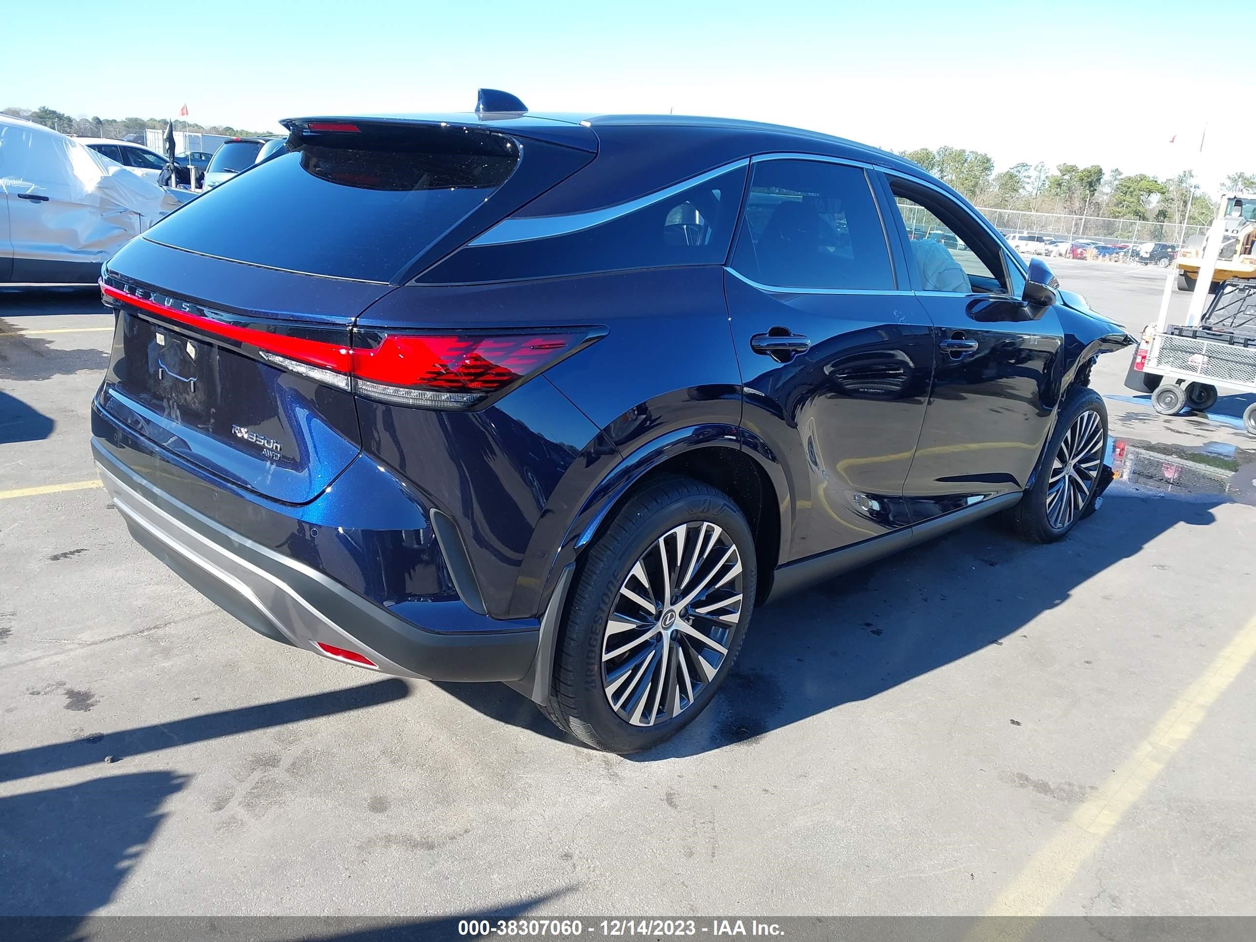 Photo 3 VIN: 2T2BBMCA0RC027003 - LEXUS RX 