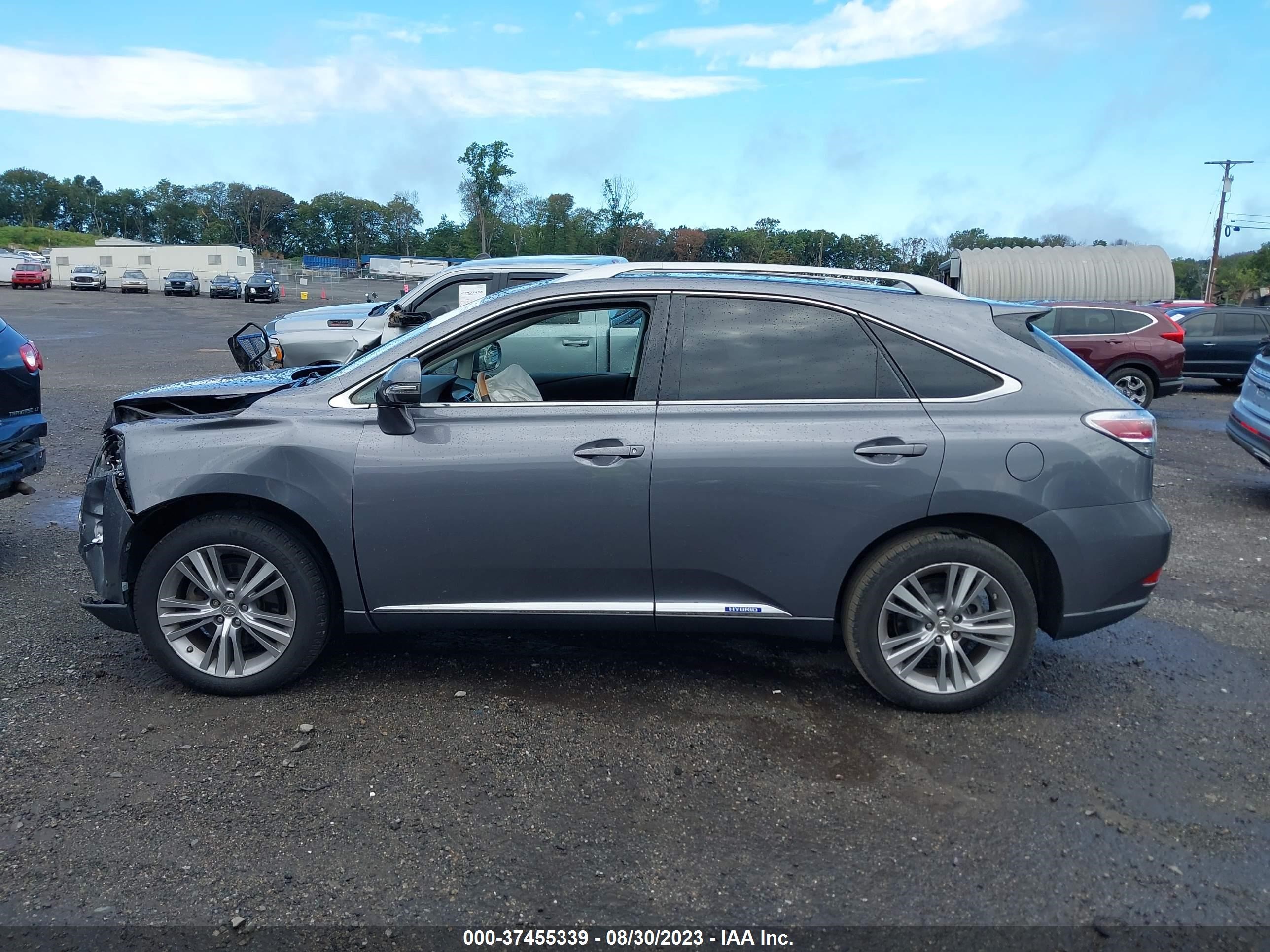 Photo 13 VIN: 2T2BC1BA0FC003454 - LEXUS RX 