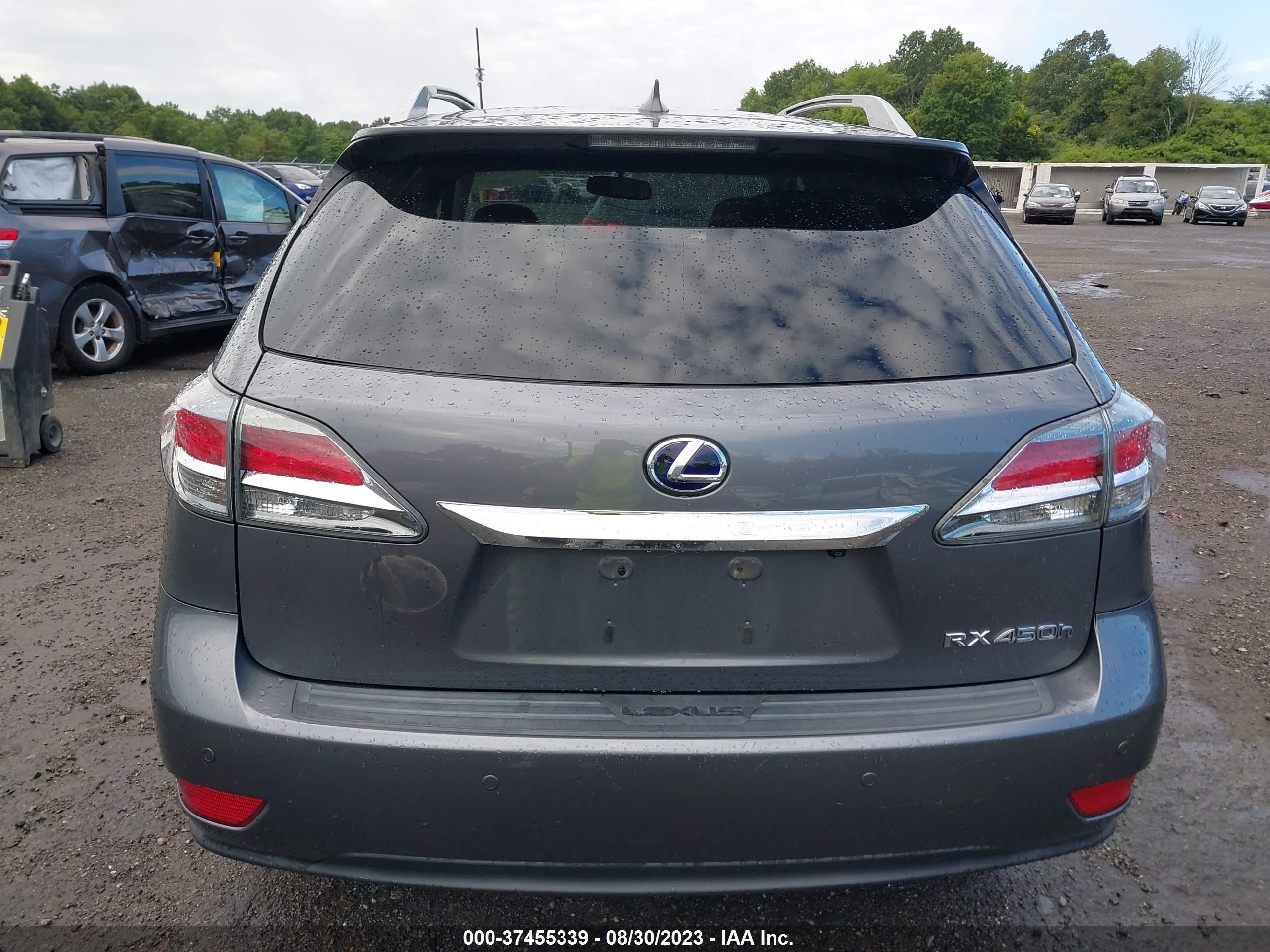 Photo 15 VIN: 2T2BC1BA0FC003454 - LEXUS RX 