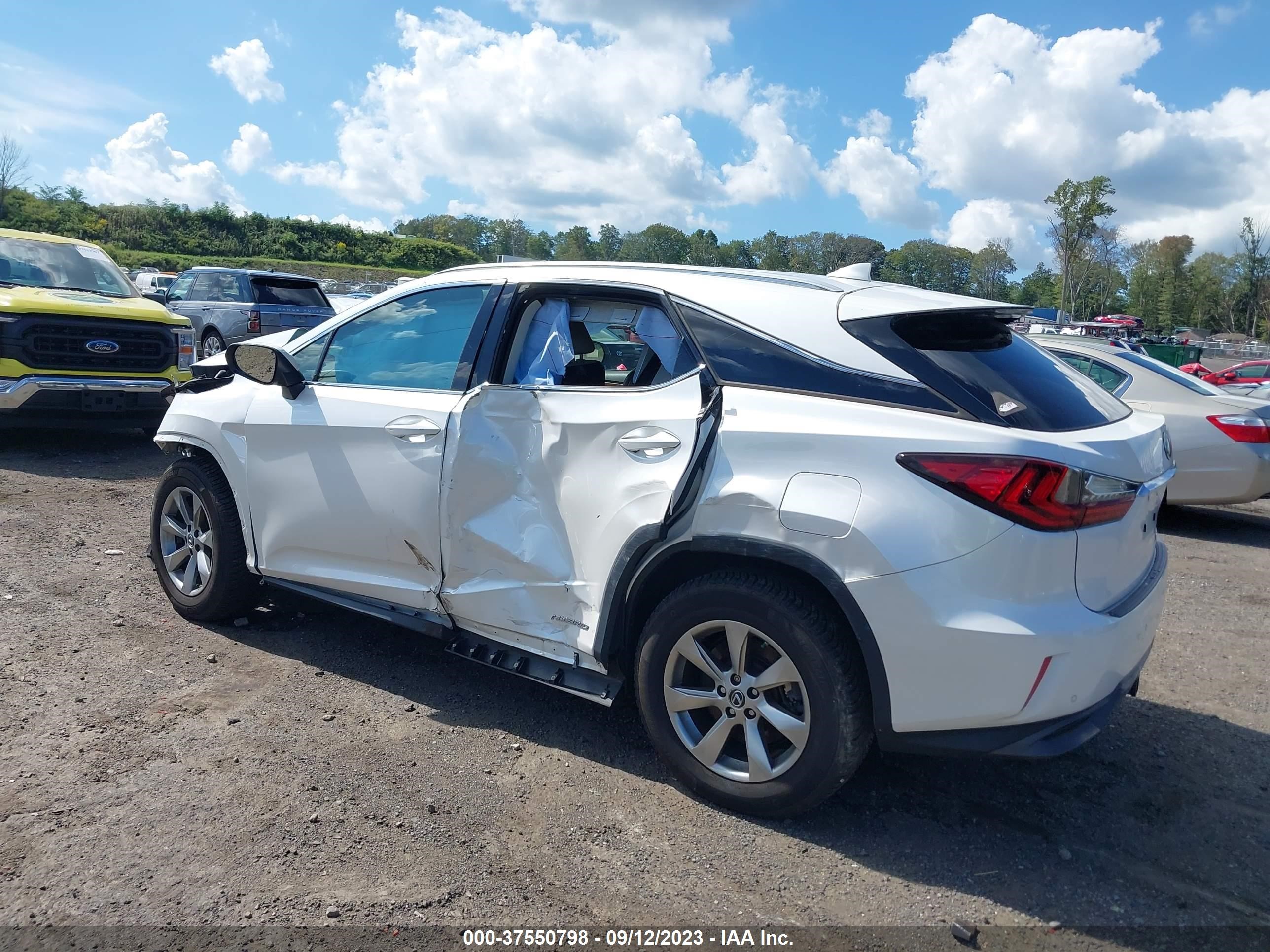 Photo 2 VIN: 2T2BGMCA1JC024746 - LEXUS RX 