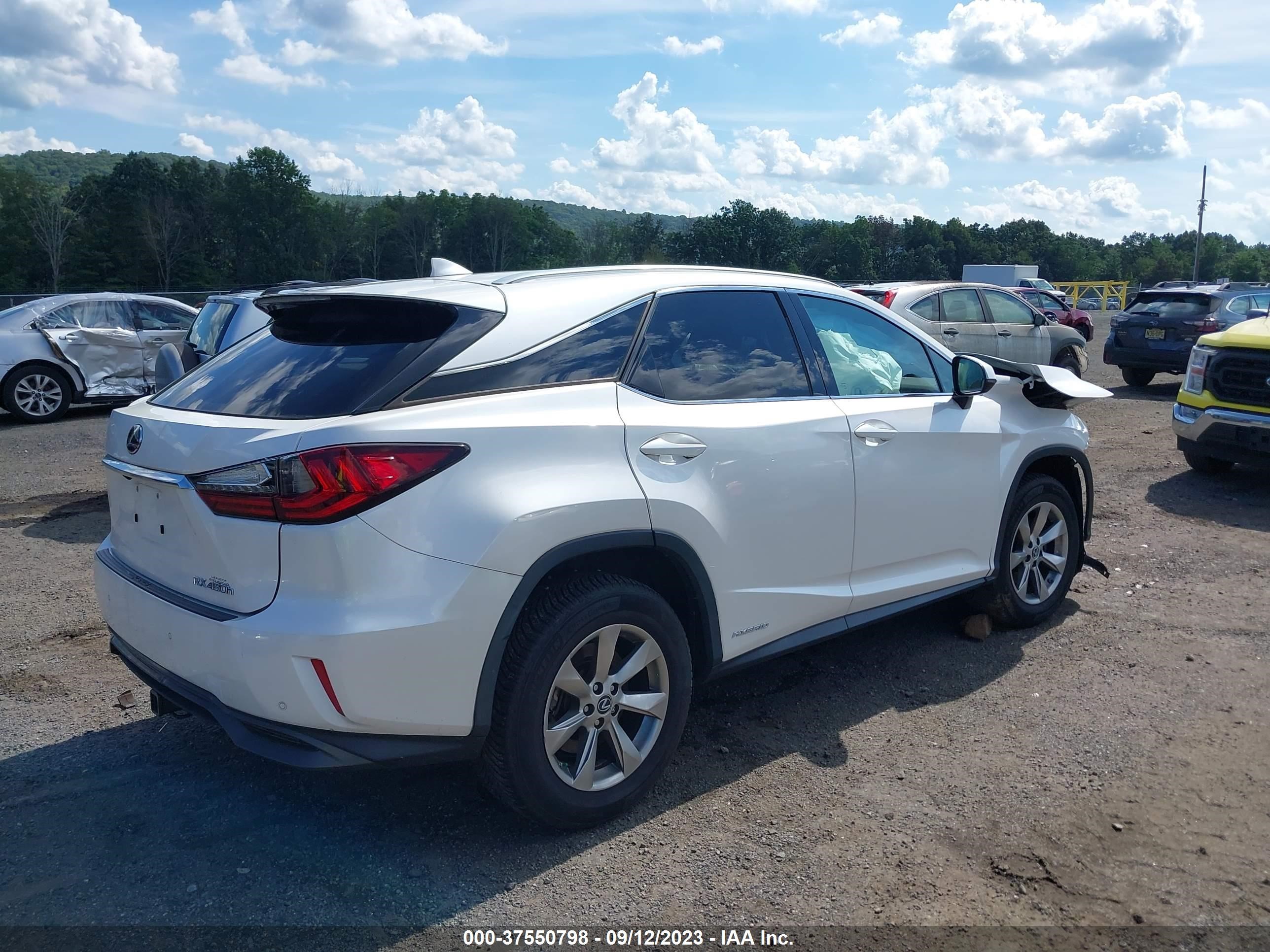 Photo 3 VIN: 2T2BGMCA1JC024746 - LEXUS RX 