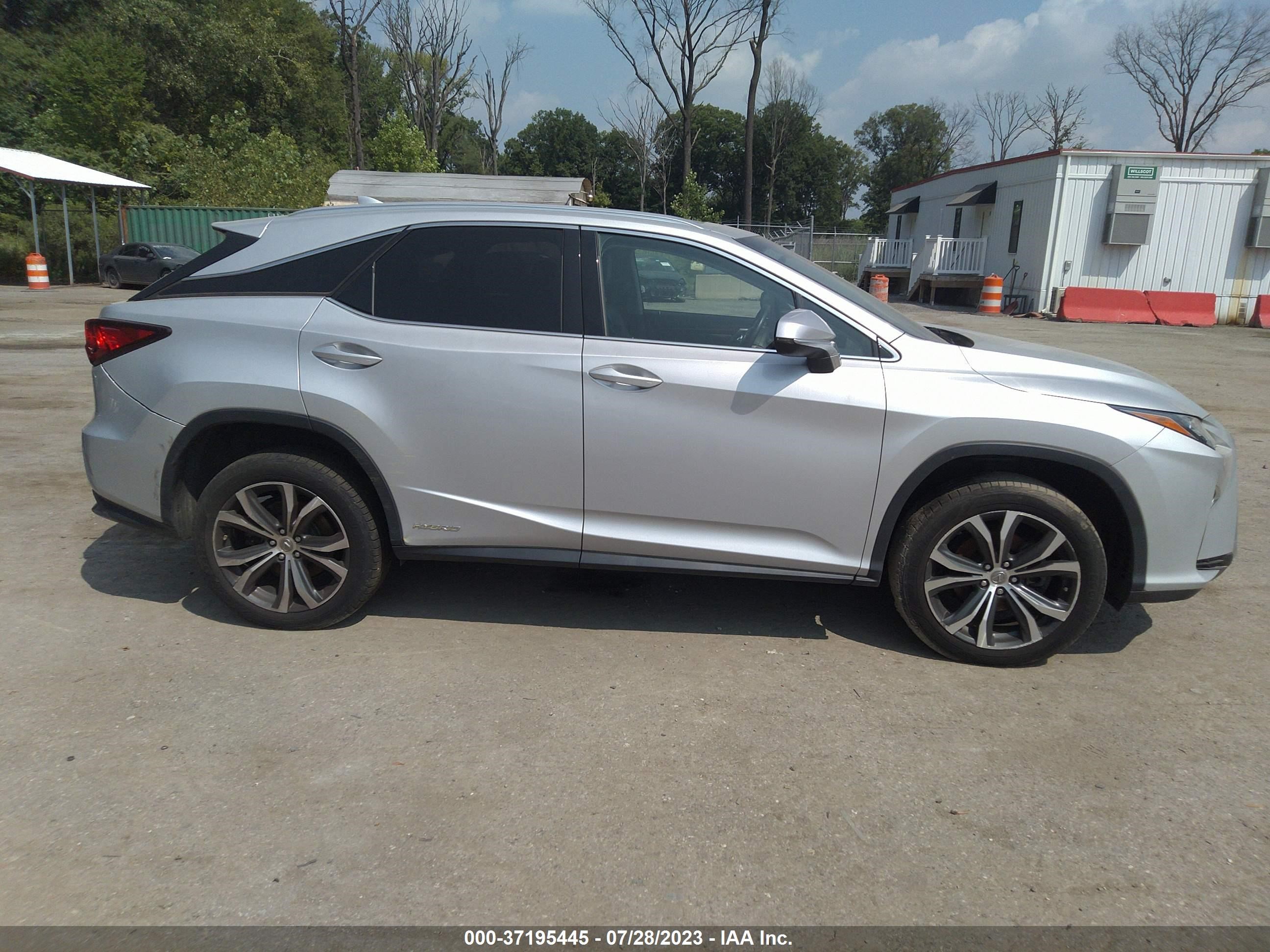 Photo 11 VIN: 2T2BGMCAXGC002656 - LEXUS RX 