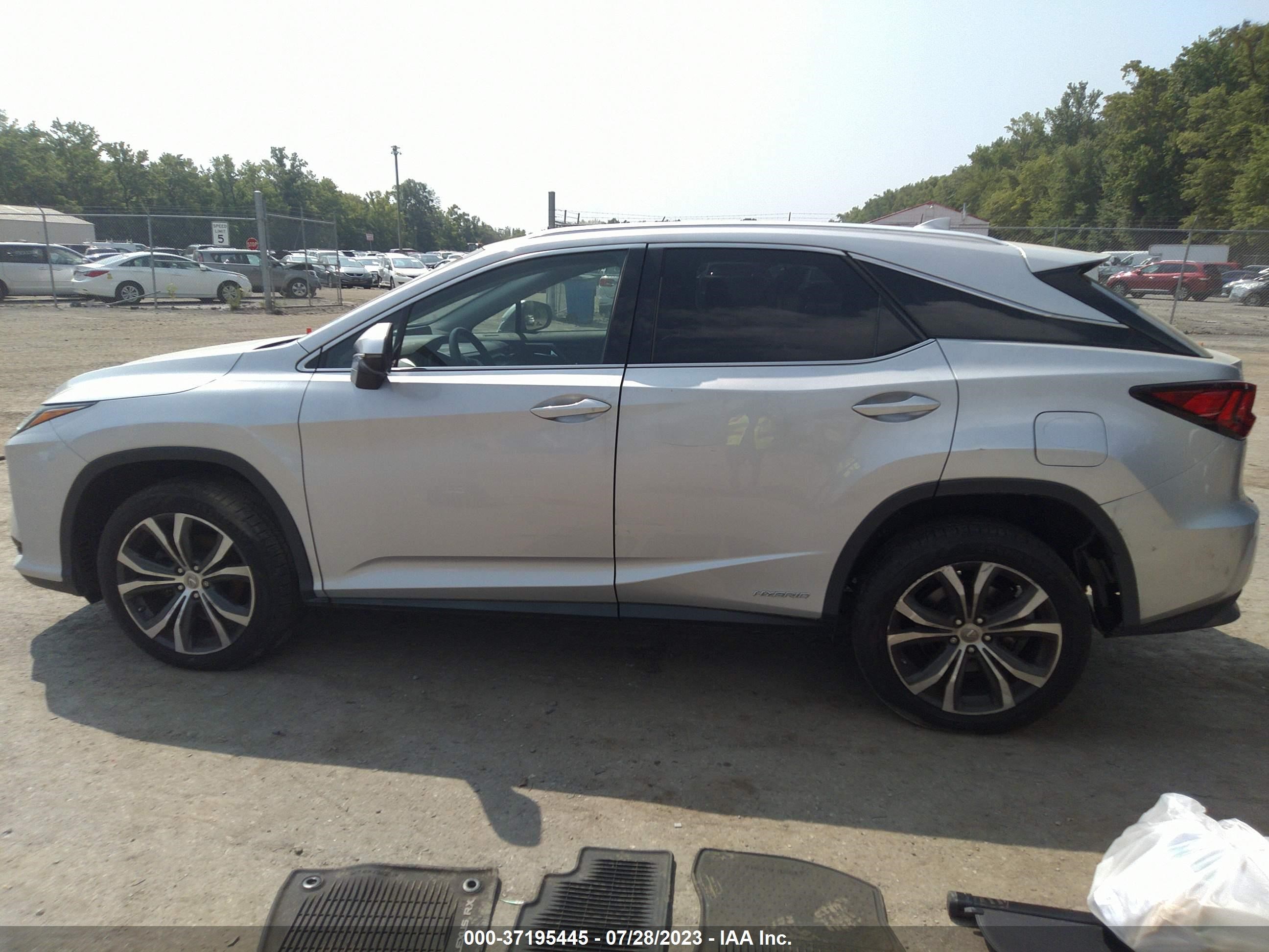 Photo 12 VIN: 2T2BGMCAXGC002656 - LEXUS RX 