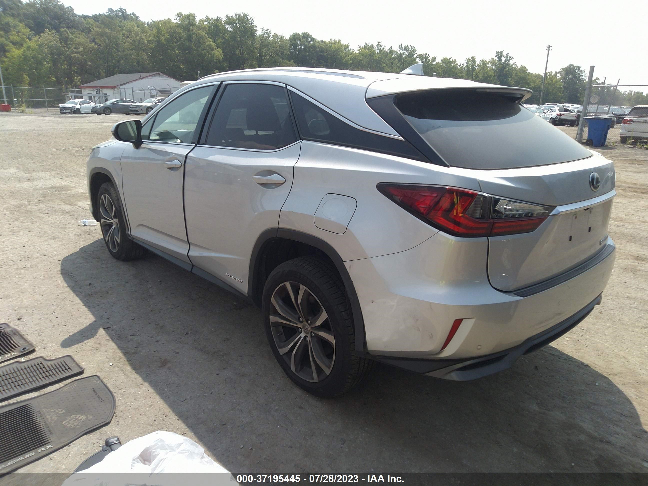 Photo 2 VIN: 2T2BGMCAXGC002656 - LEXUS RX 