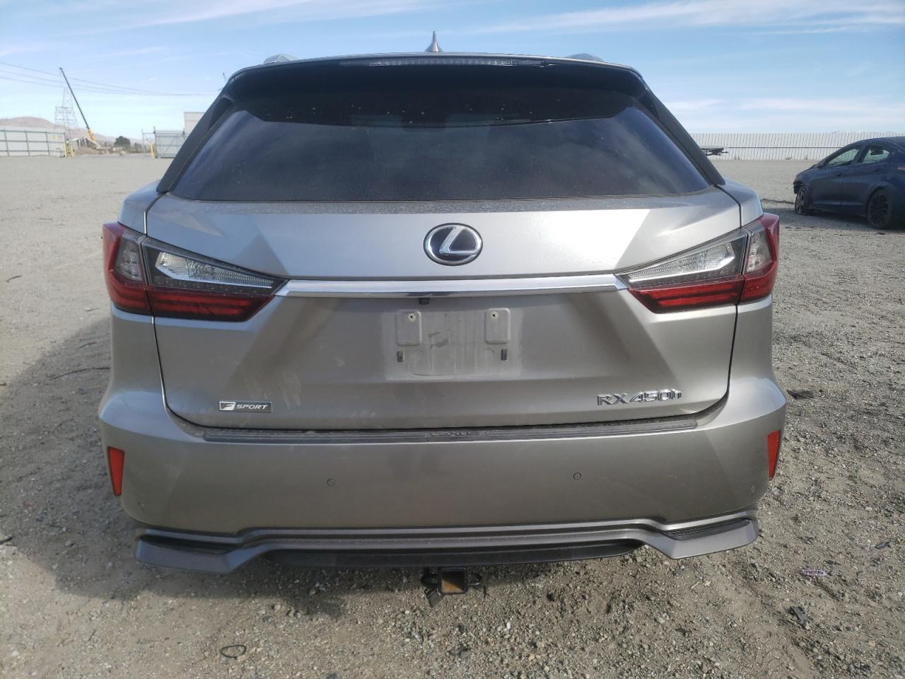 Photo 5 VIN: 2T2BGMCAXJC020811 - LEXUS RX 