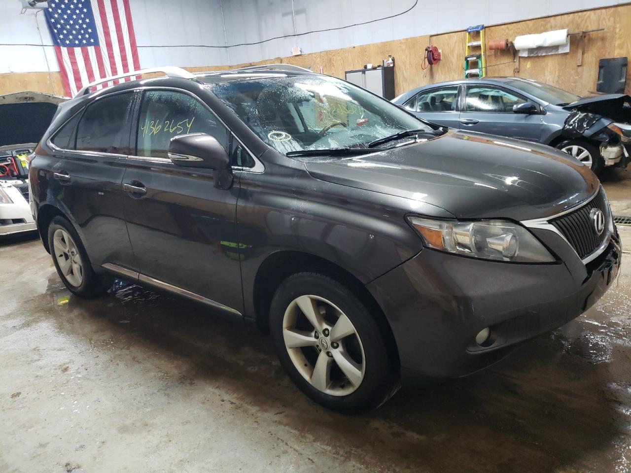 Photo 3 VIN: 2T2BK1BA1AC002597 - LEXUS RX 