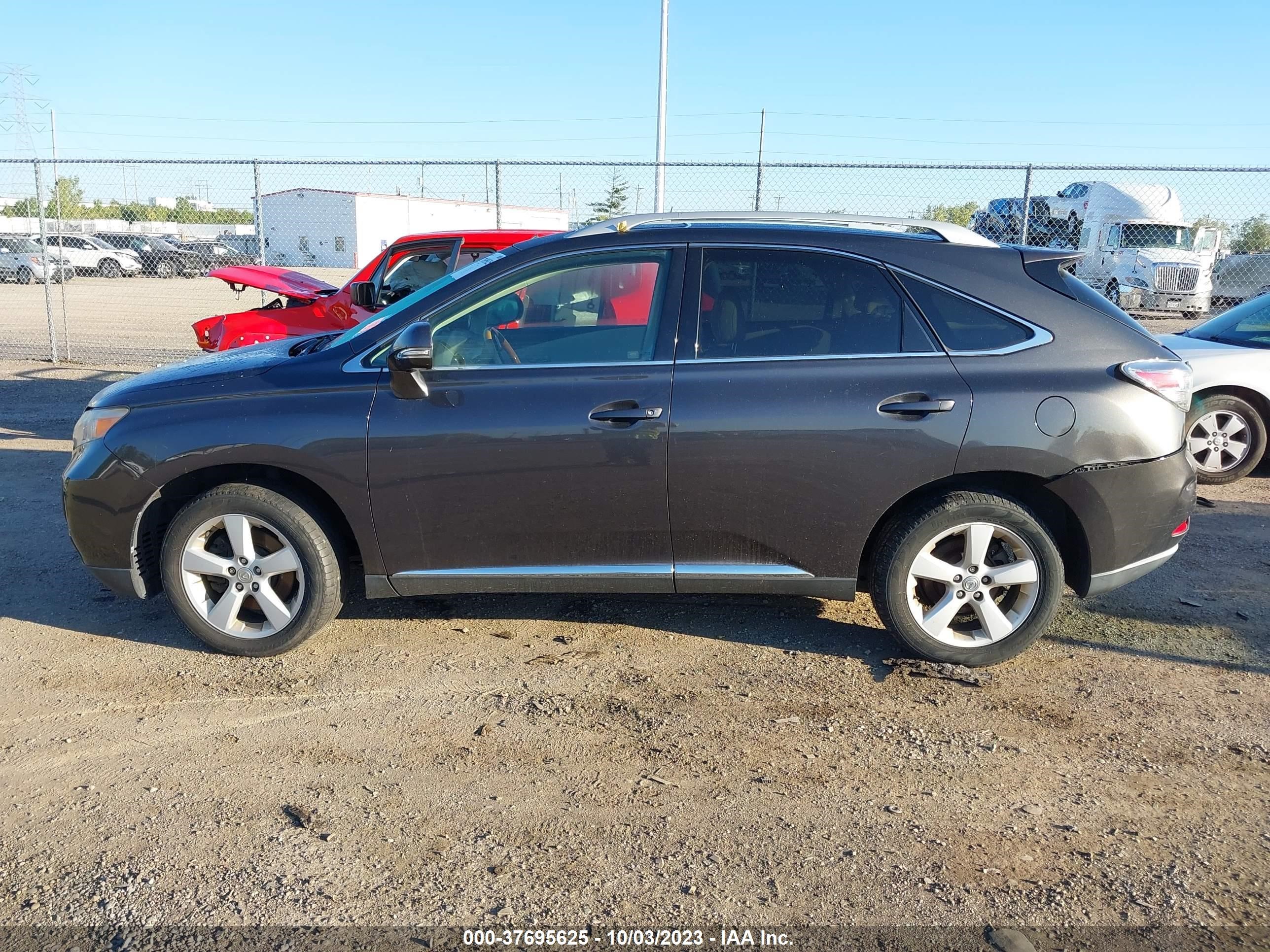 Photo 13 VIN: 2T2BK1BA1AC031016 - LEXUS RX 