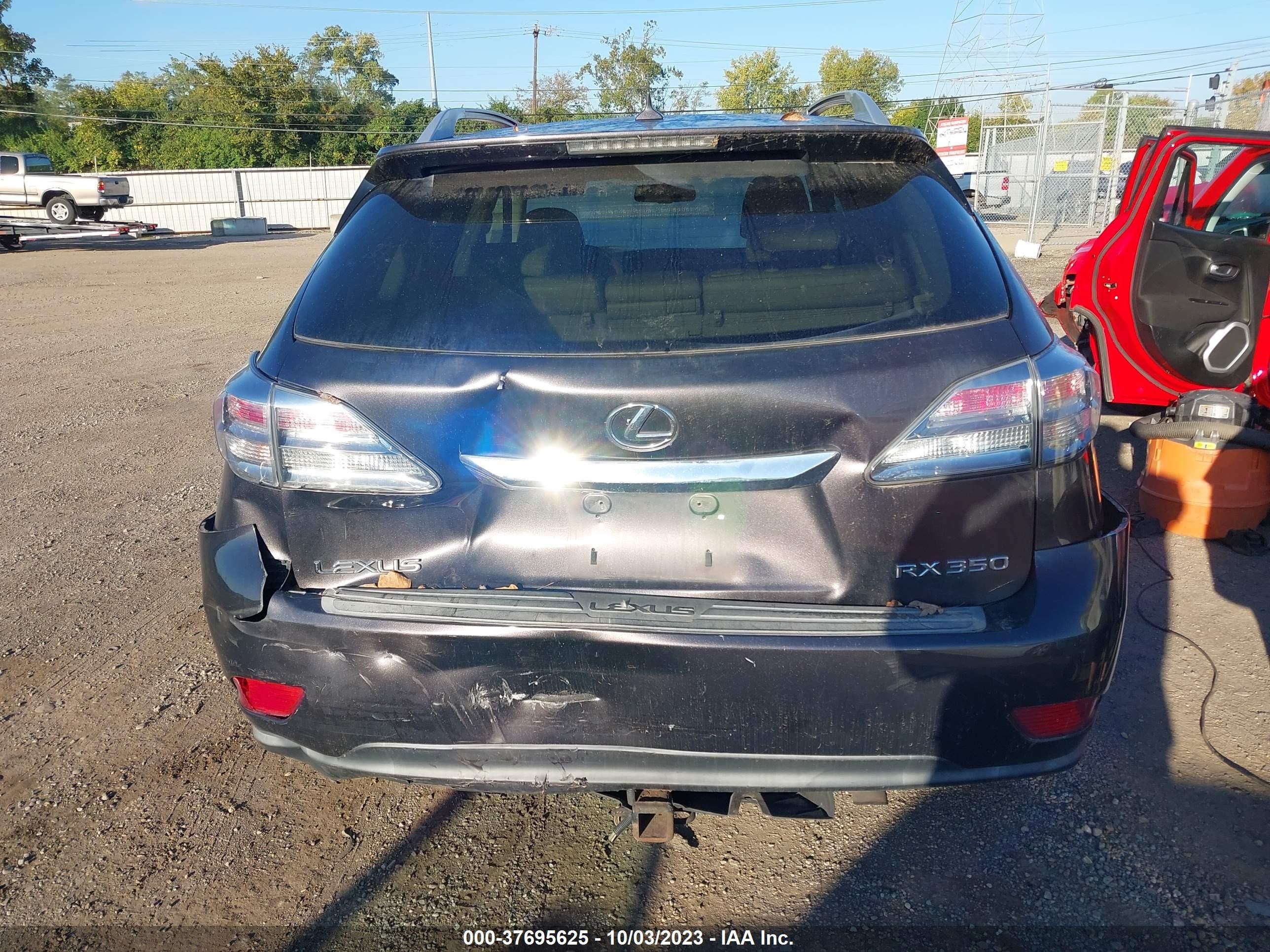 Photo 15 VIN: 2T2BK1BA1AC031016 - LEXUS RX 