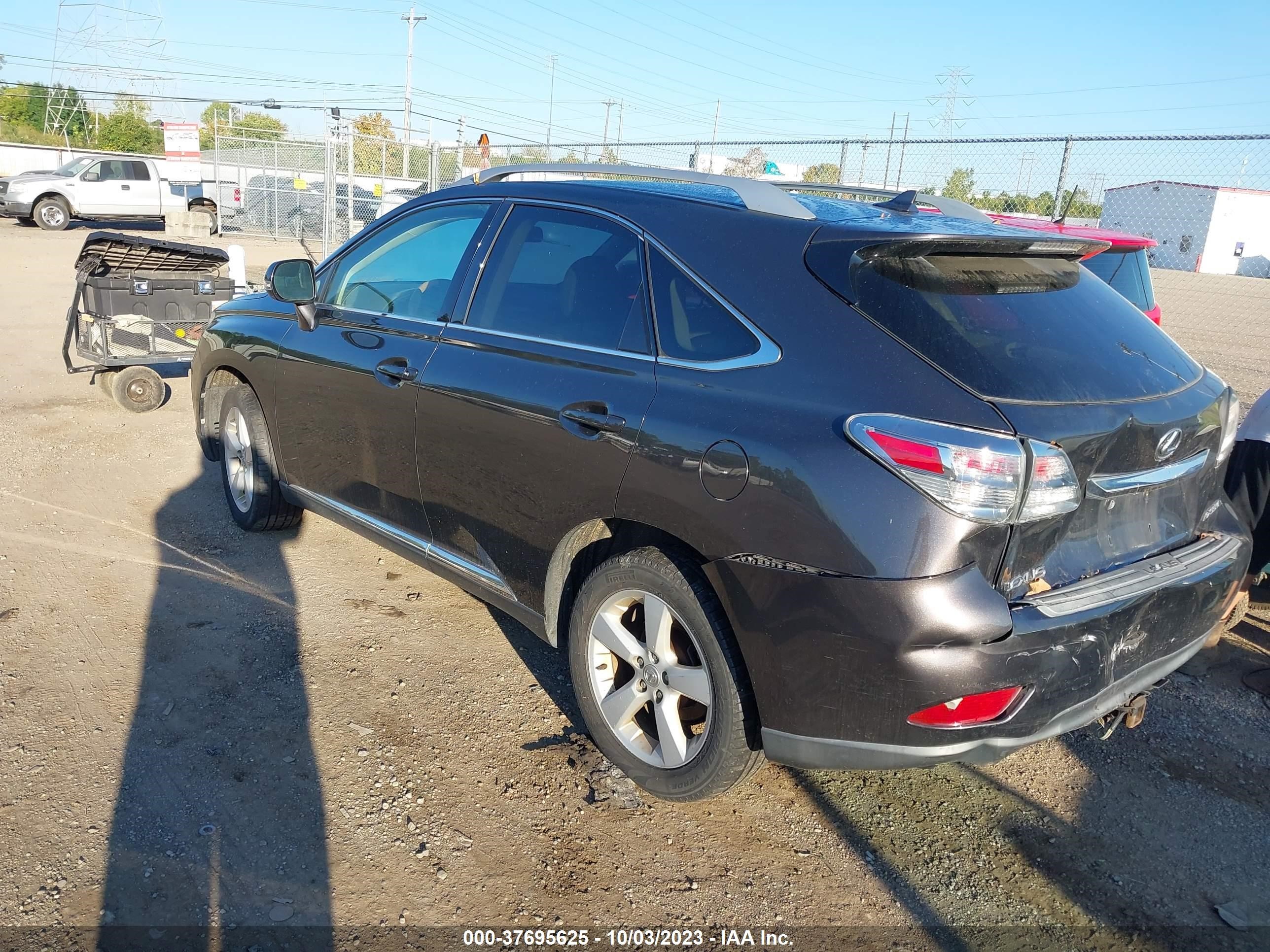 Photo 2 VIN: 2T2BK1BA1AC031016 - LEXUS RX 