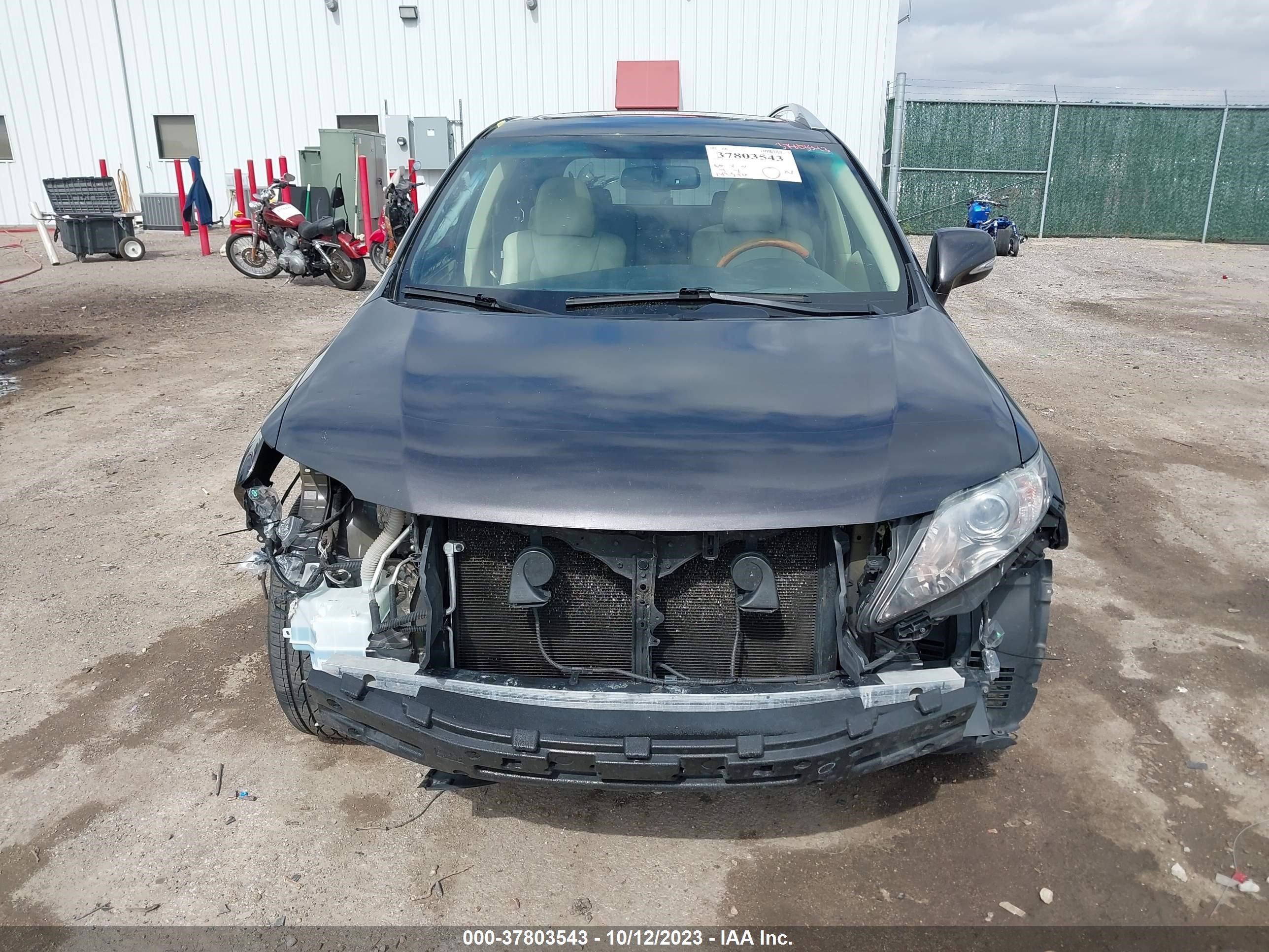 Photo 12 VIN: 2T2BK1BA1AC054635 - LEXUS RX 