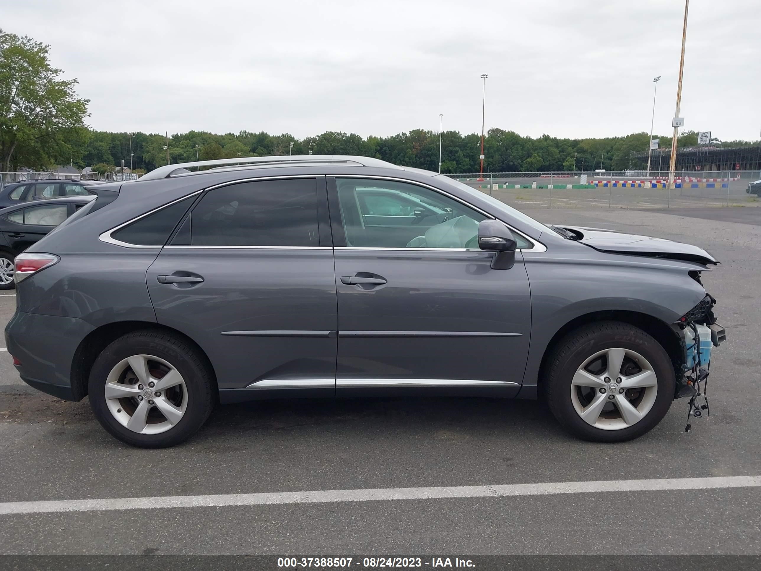 Photo 12 VIN: 2T2BK1BA1EC228533 - LEXUS RX 