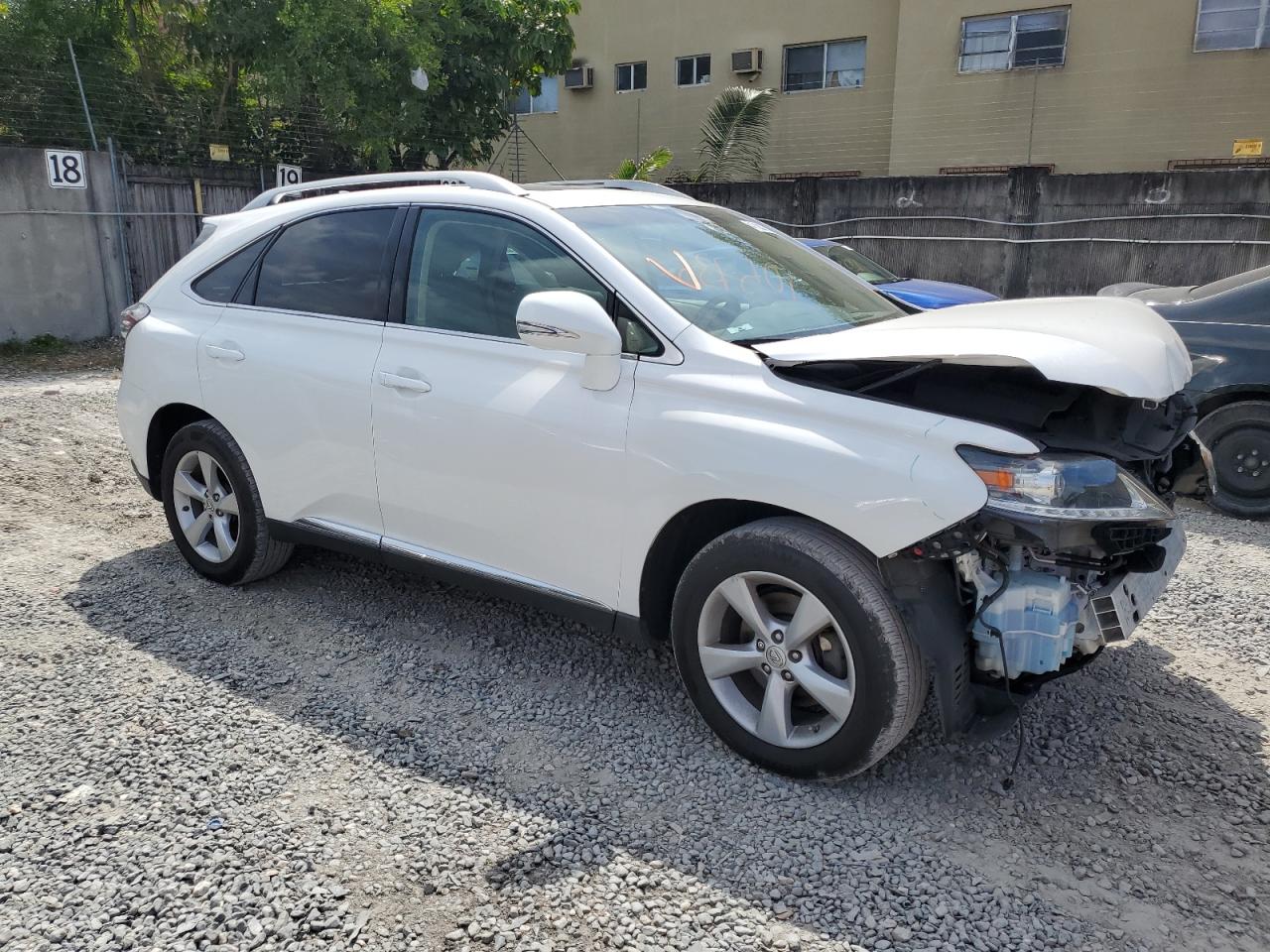 Photo 3 VIN: 2T2BK1BA1FC312501 - LEXUS RX 