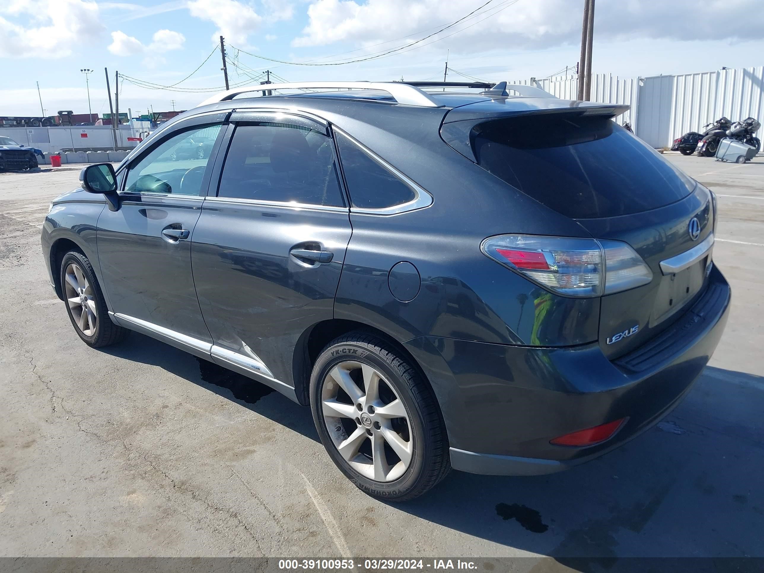 Photo 2 VIN: 2T2BK1BA2AC017948 - LEXUS RX 