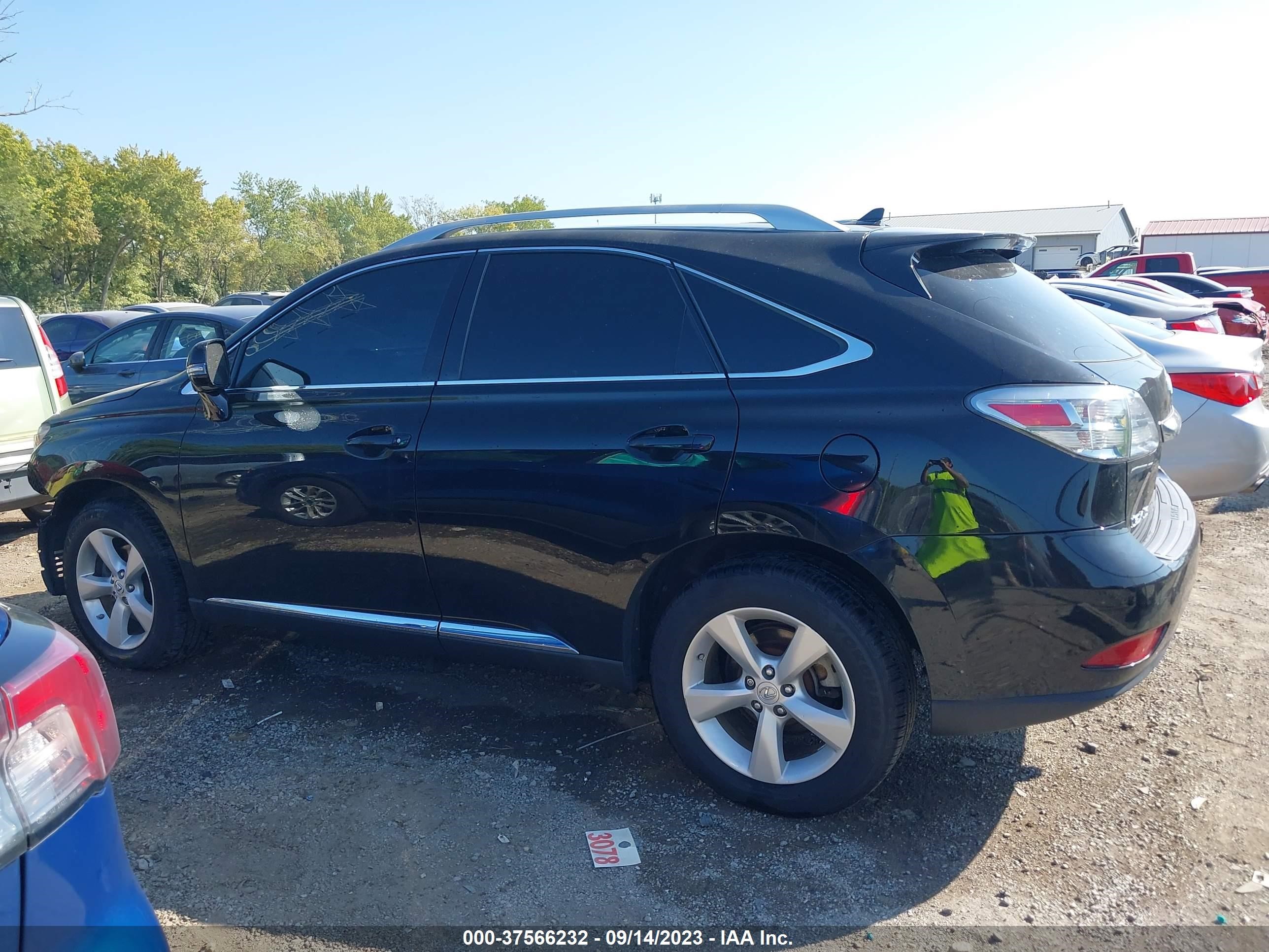 Photo 14 VIN: 2T2BK1BA2AC032918 - LEXUS RX 