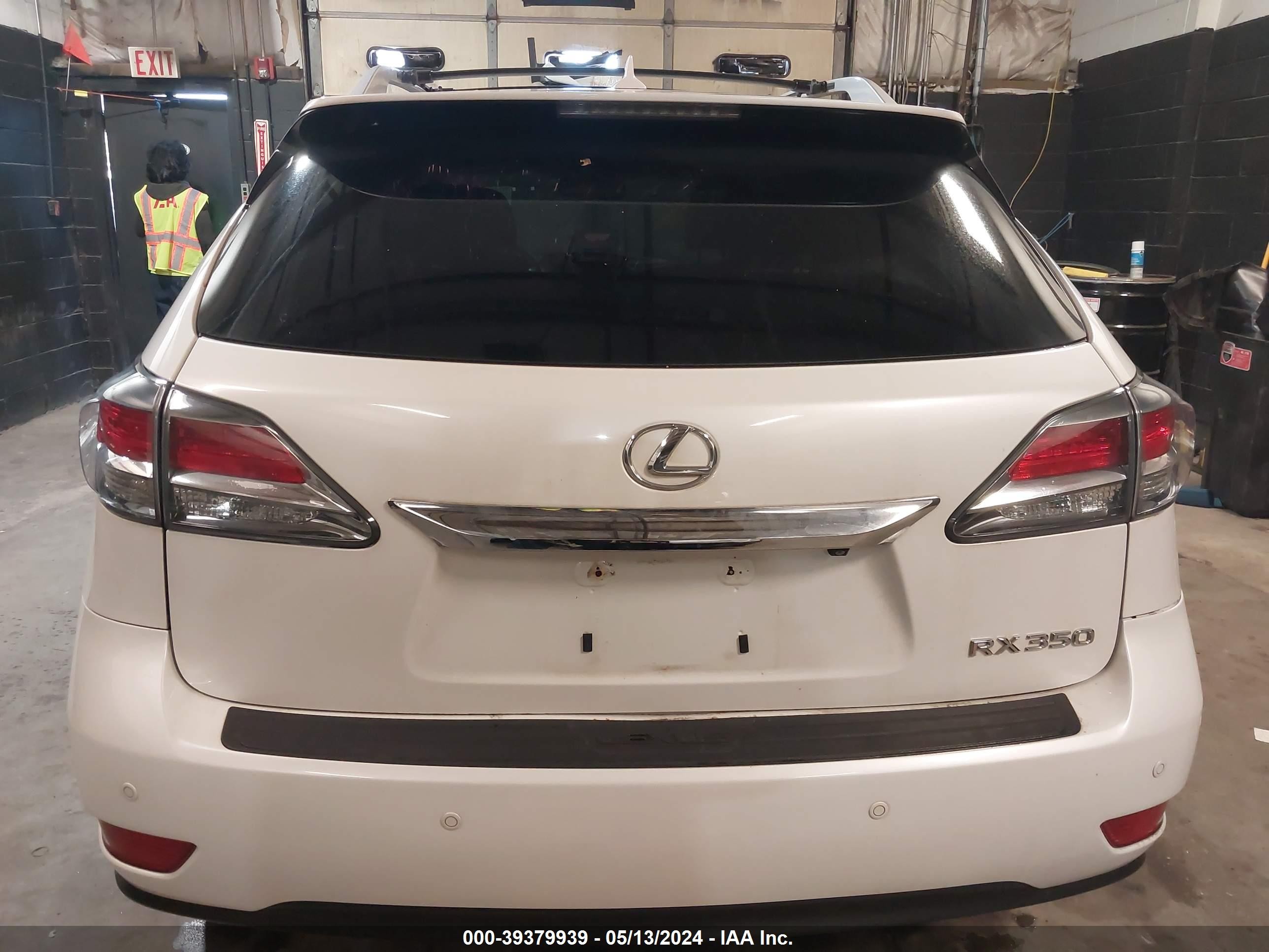 Photo 15 VIN: 2T2BK1BA2DC216731 - LEXUS RX 