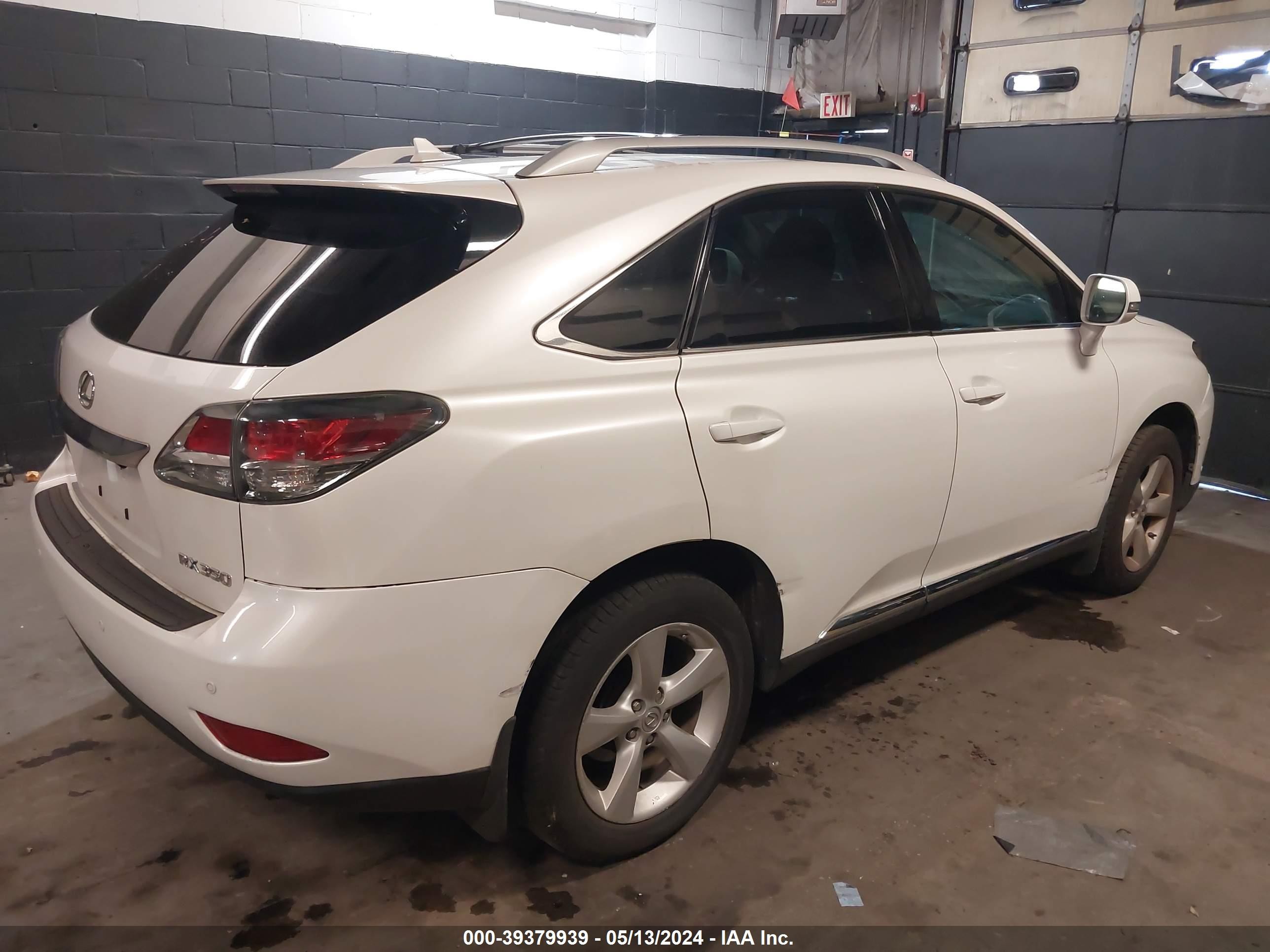 Photo 3 VIN: 2T2BK1BA2DC216731 - LEXUS RX 