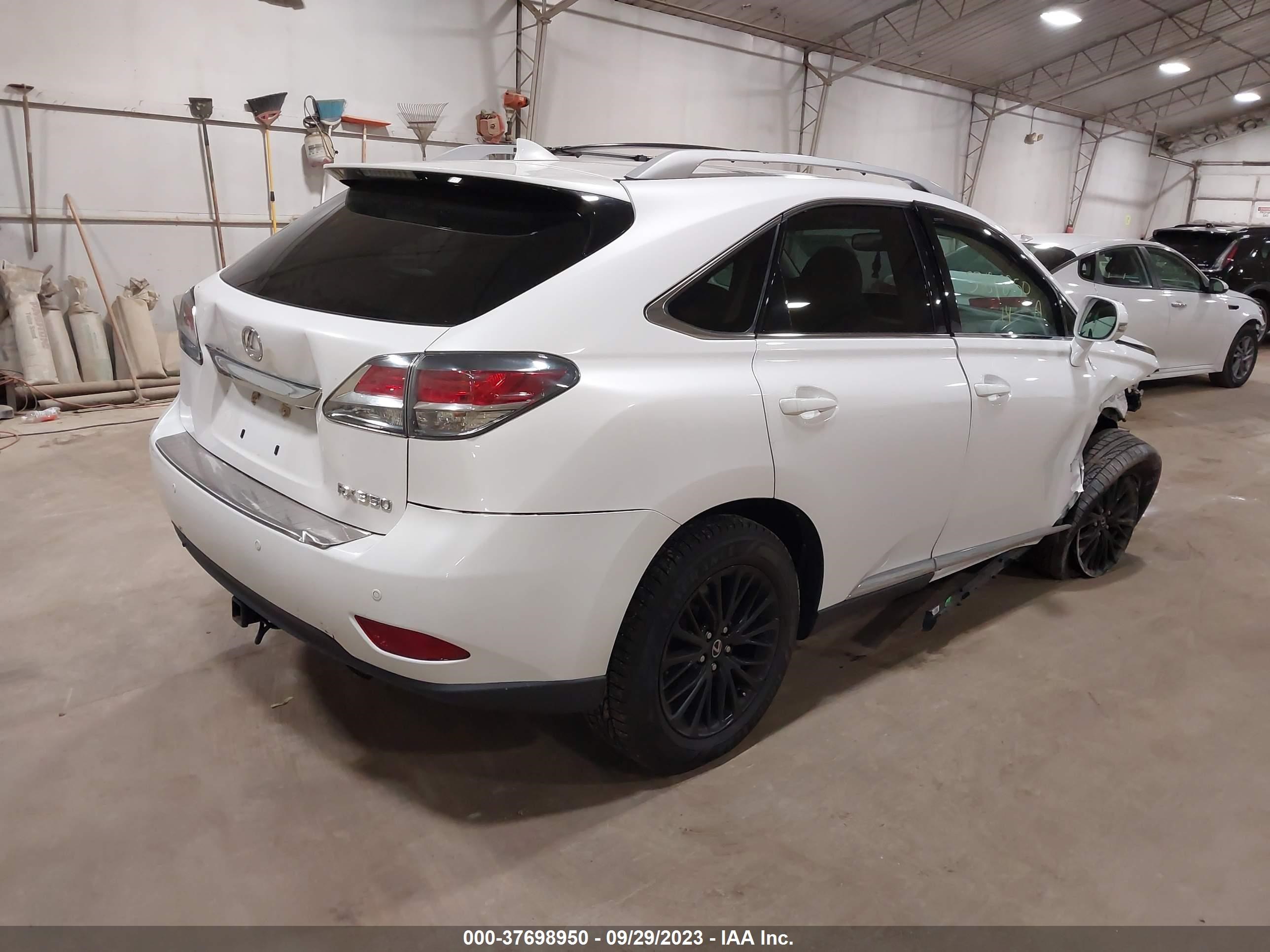 Photo 3 VIN: 2T2BK1BA2EC242098 - LEXUS RX 