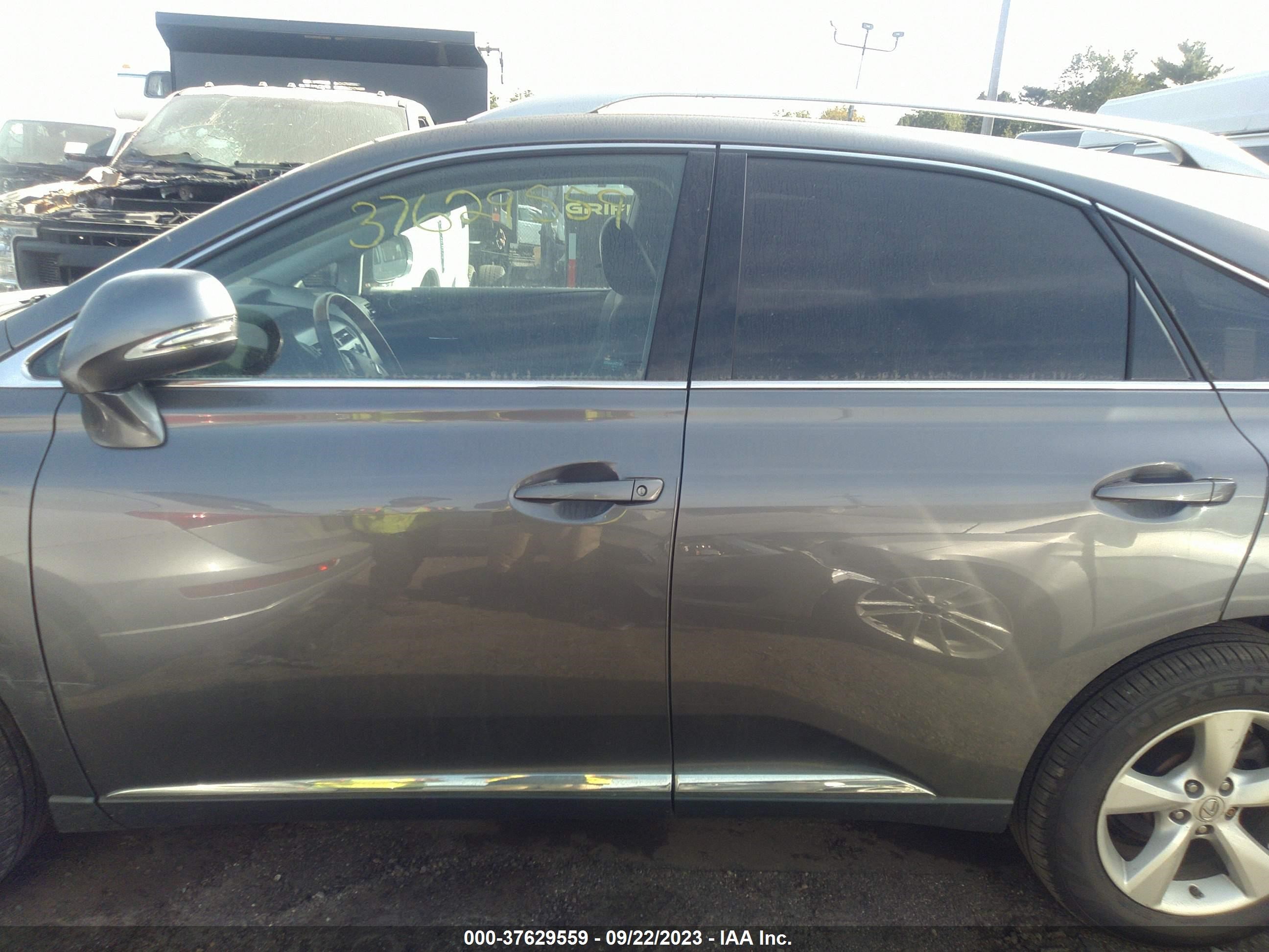 Photo 13 VIN: 2T2BK1BA3CC137096 - LEXUS RX 