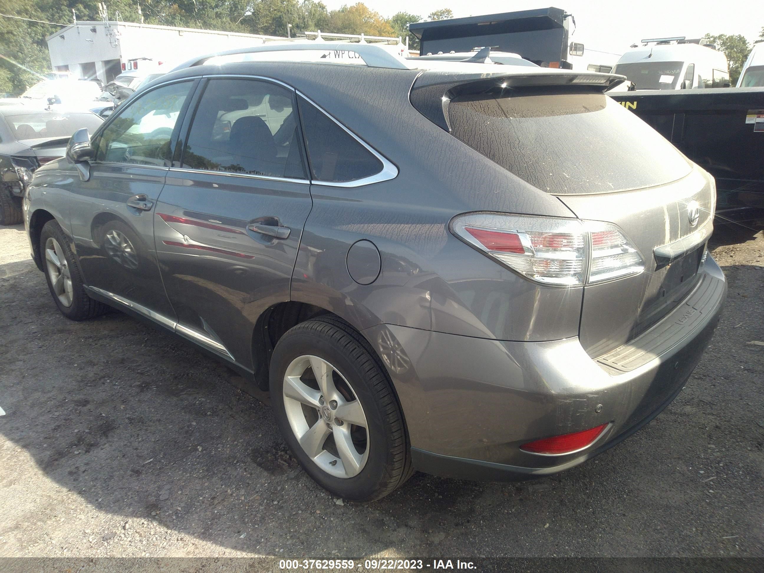 Photo 2 VIN: 2T2BK1BA3CC137096 - LEXUS RX 