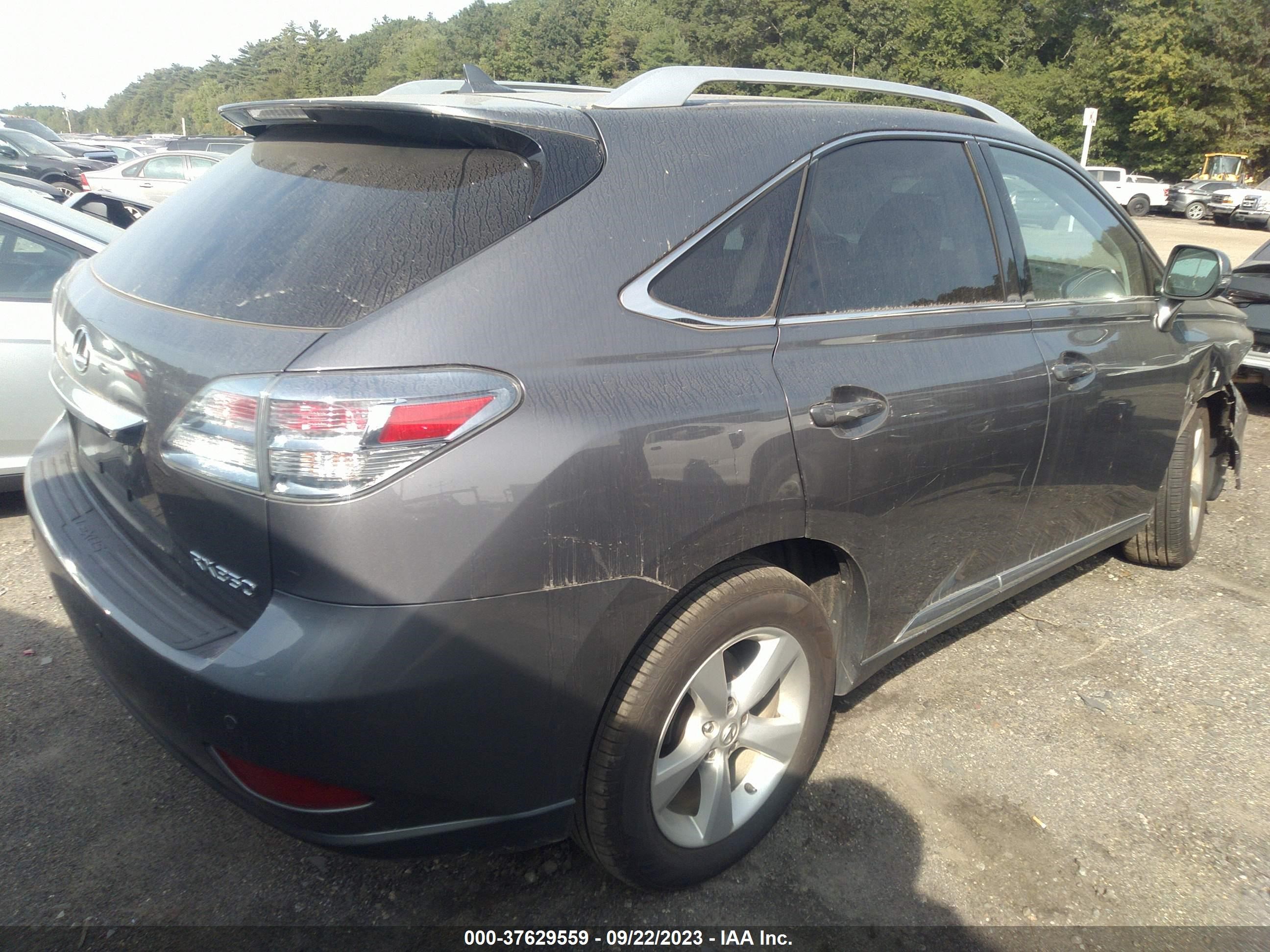 Photo 3 VIN: 2T2BK1BA3CC137096 - LEXUS RX 