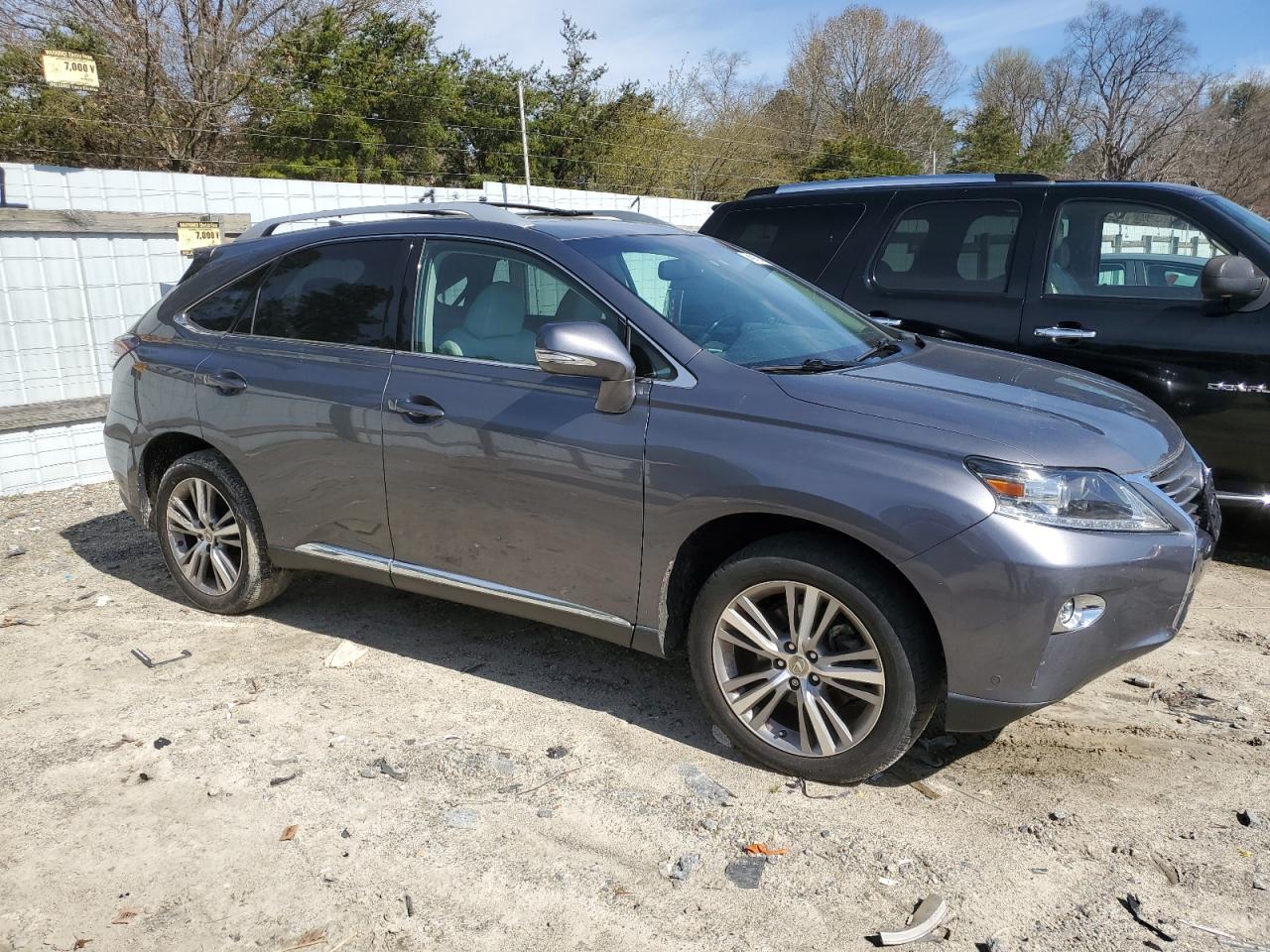 Photo 3 VIN: 2T2BK1BA3FC266217 - LEXUS RX 