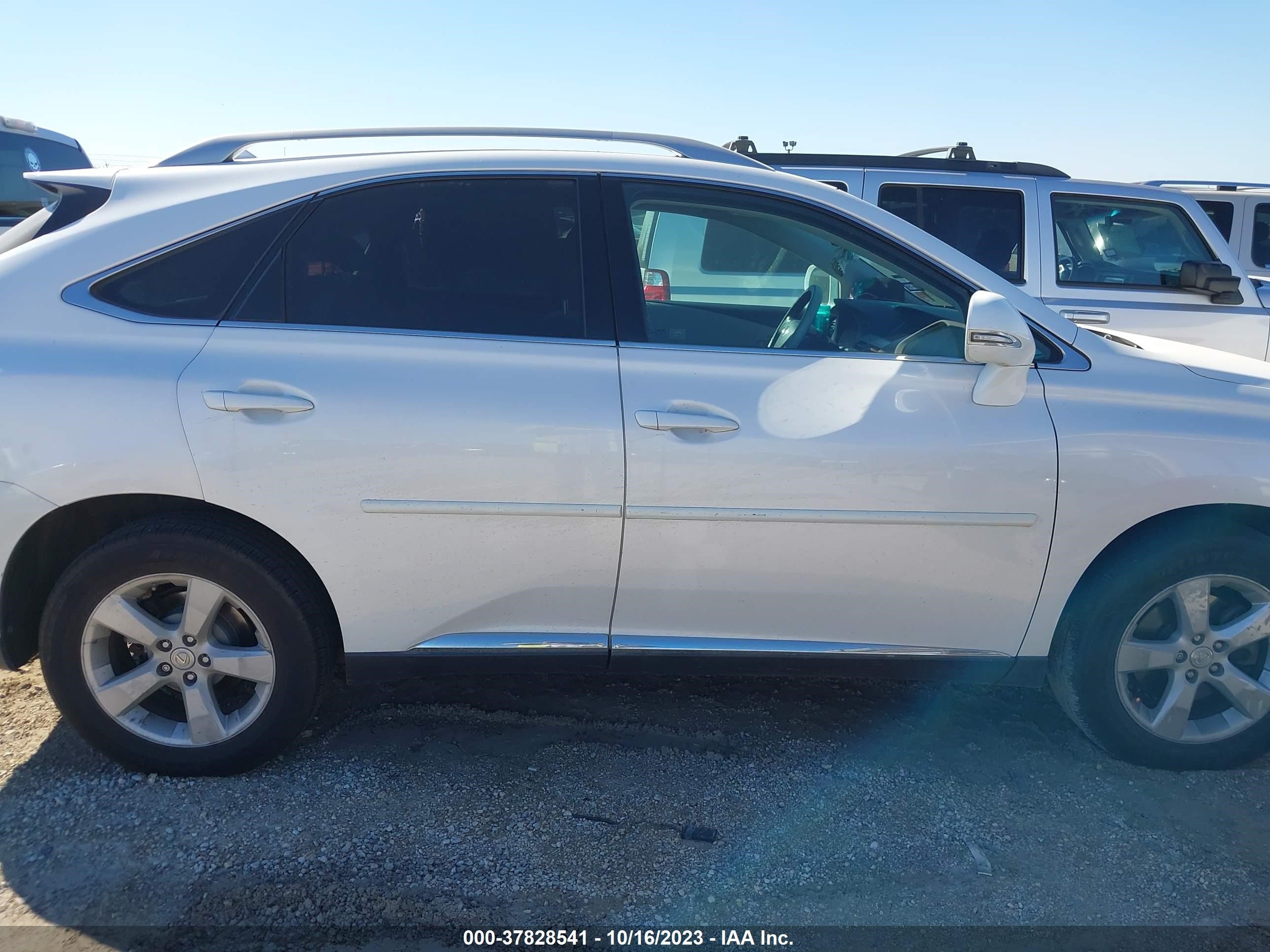 Photo 12 VIN: 2T2BK1BA4AC026764 - LEXUS RX 