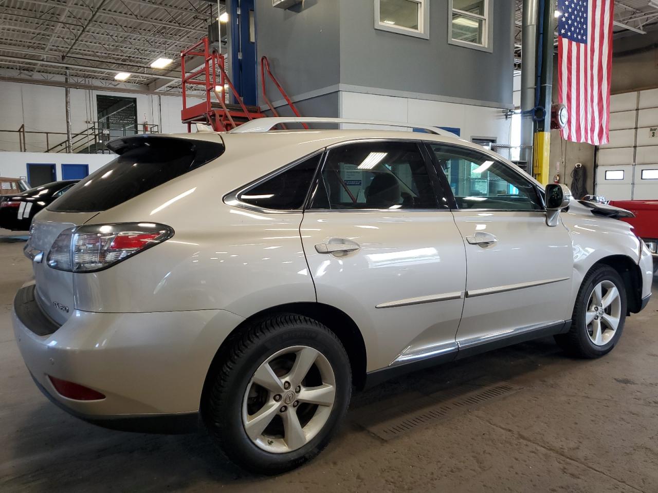 Photo 2 VIN: 2T2BK1BA5BC108164 - LEXUS RX 