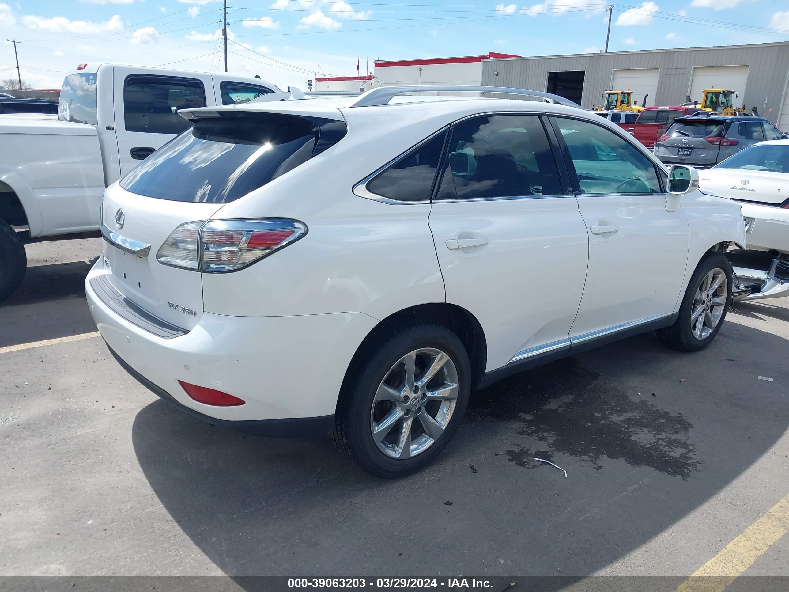 Photo 3 VIN: 2T2BK1BA6AC041007 - LEXUS RX 