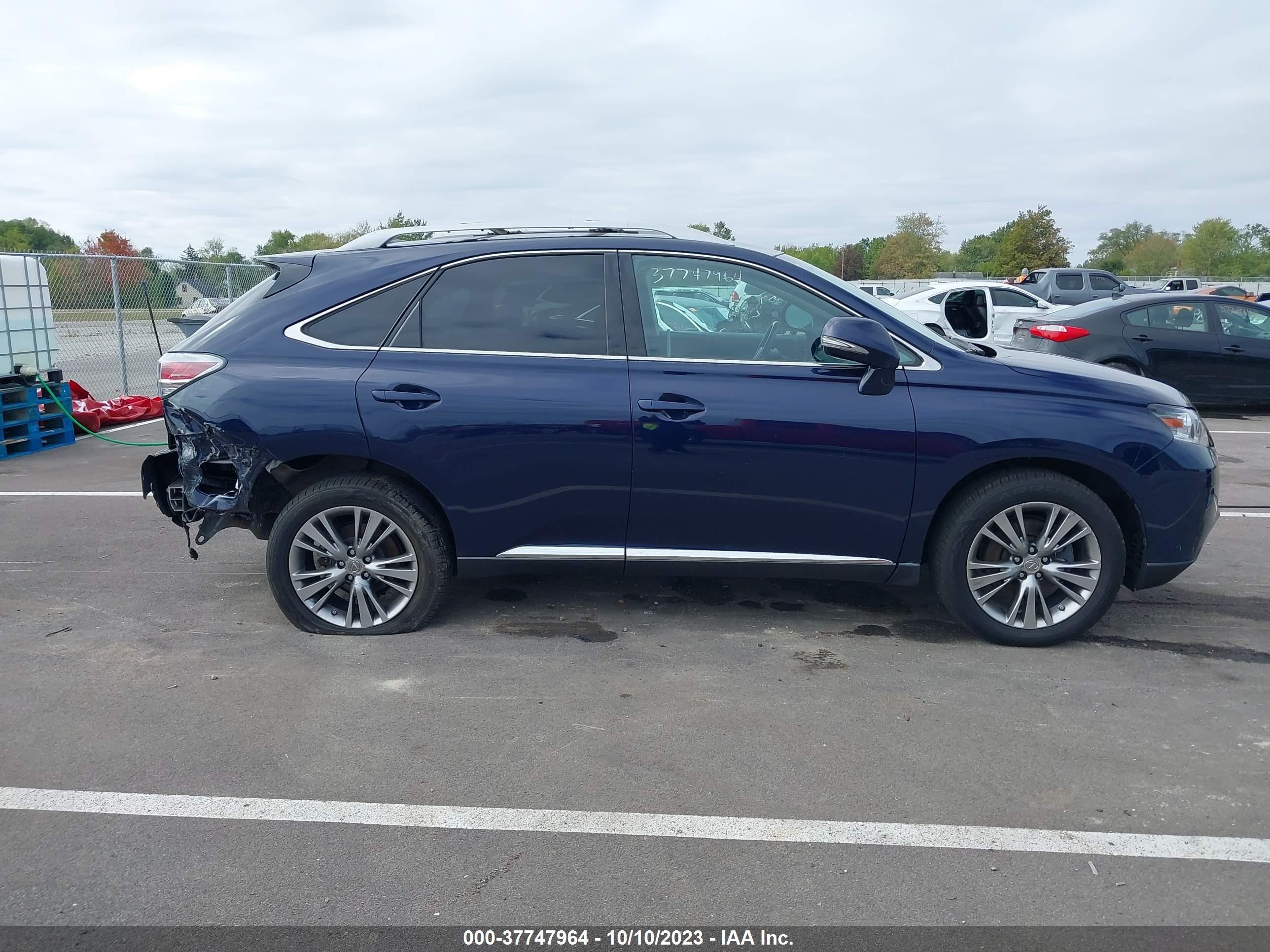 Photo 13 VIN: 2T2BK1BA6DC165007 - LEXUS RX 