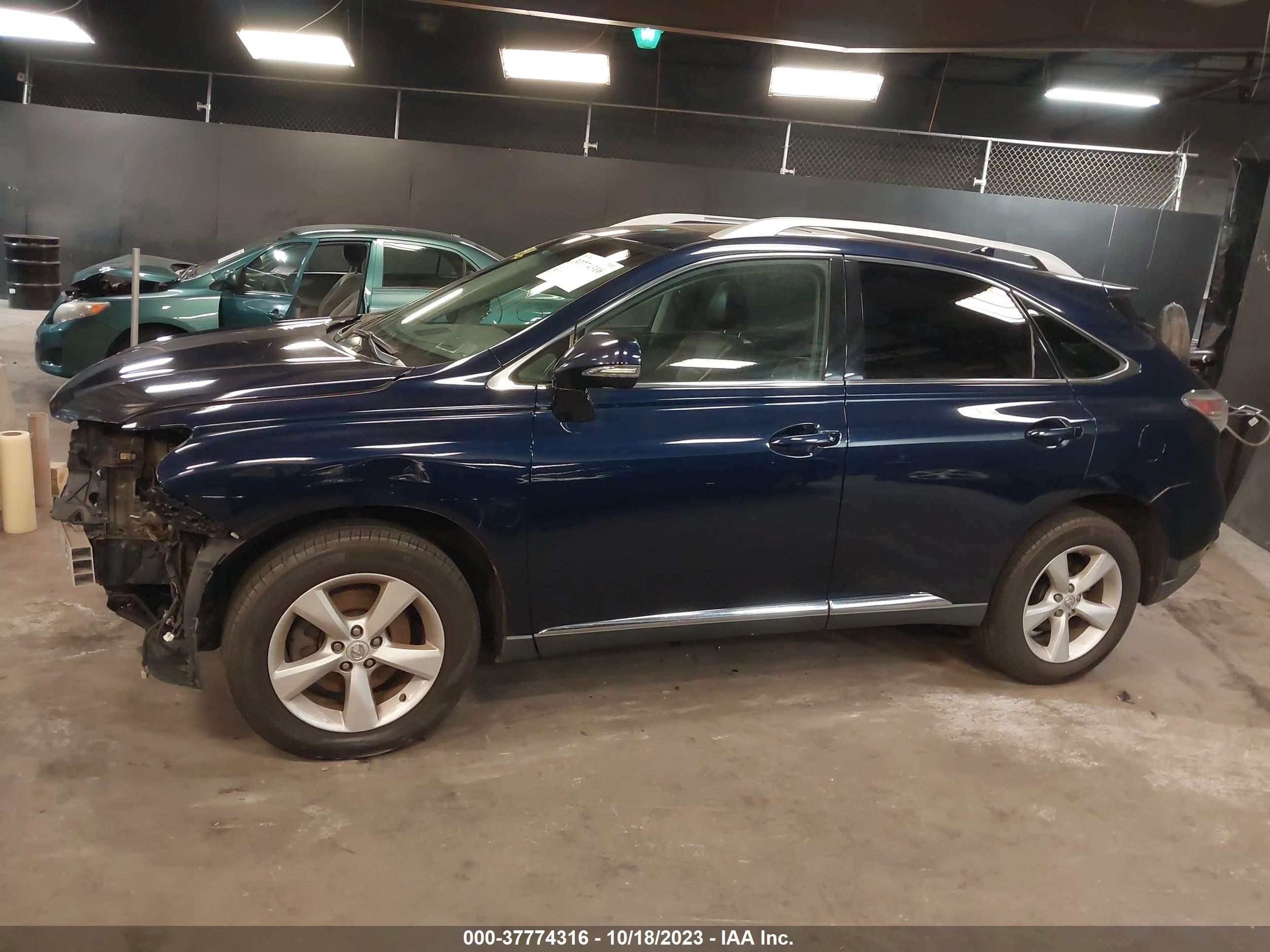 Photo 14 VIN: 2T2BK1BA6EC239155 - LEXUS RX 