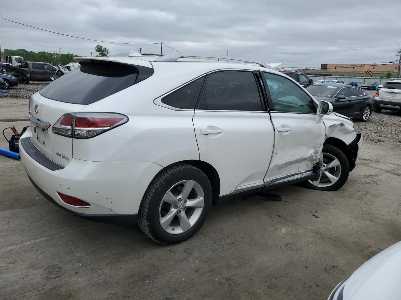 Photo 2 VIN: 2T2BK1BA6FC334719 - LEXUS RX 