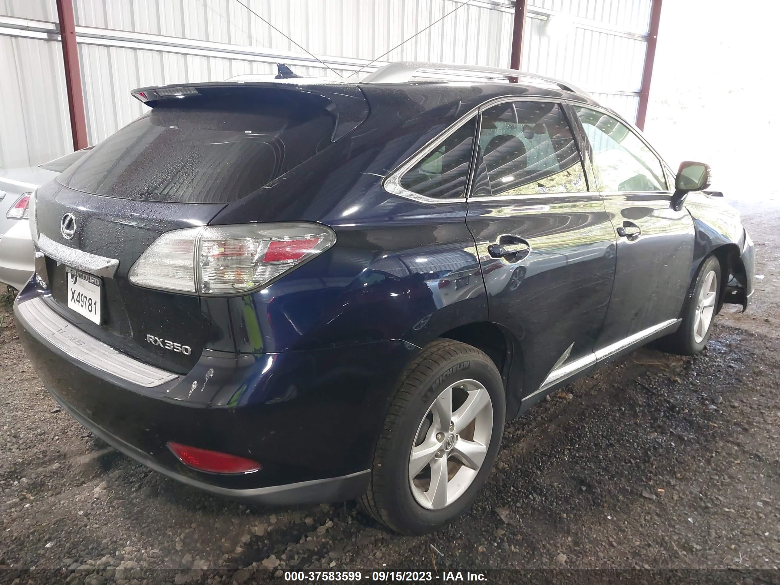 Photo 3 VIN: 2T2BK1BA7AC058026 - LEXUS RX 